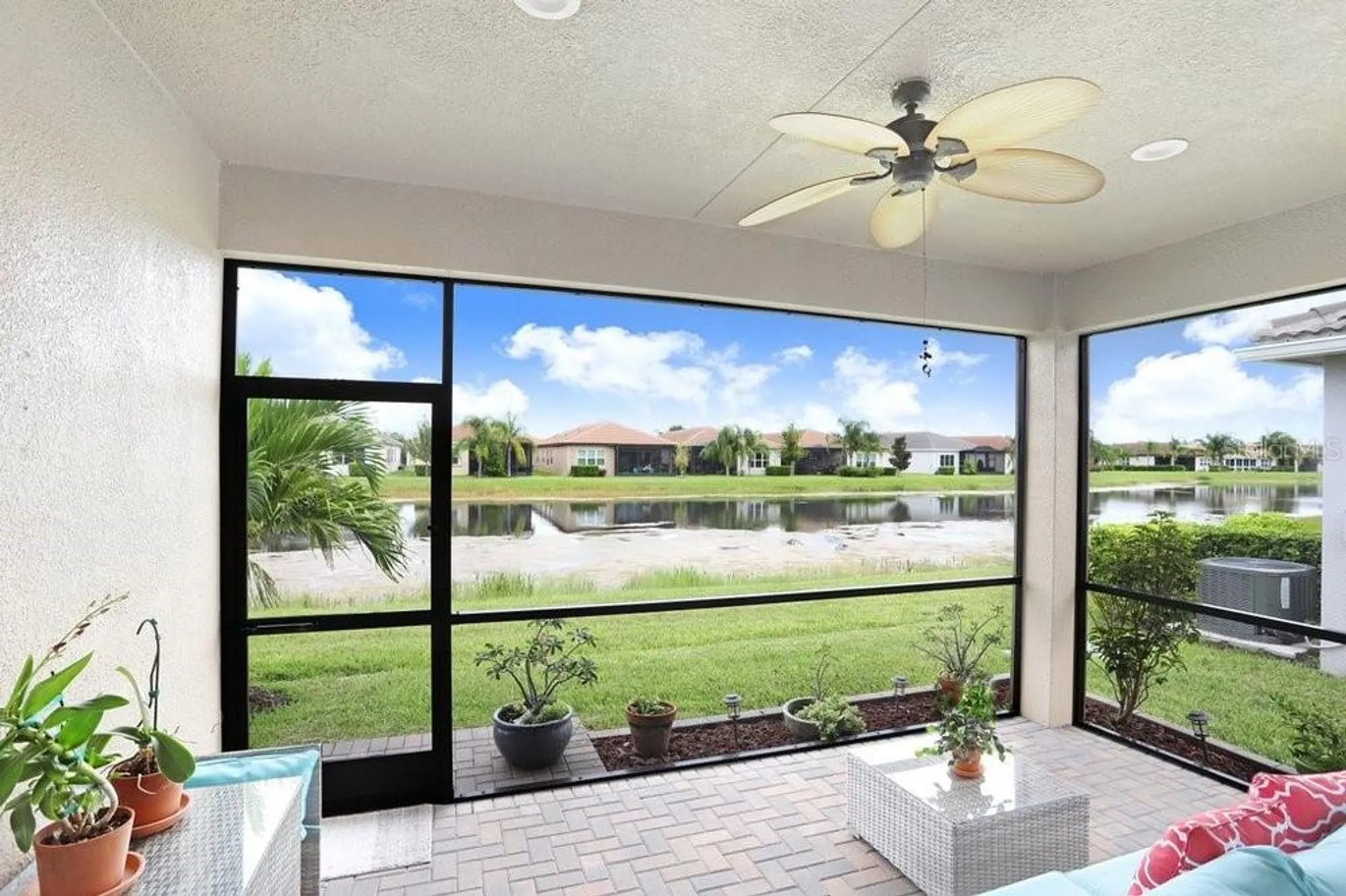 Property Slideshow image 22 of 35 | 4749 avila lakes dr, Wimauma, FL, 33598