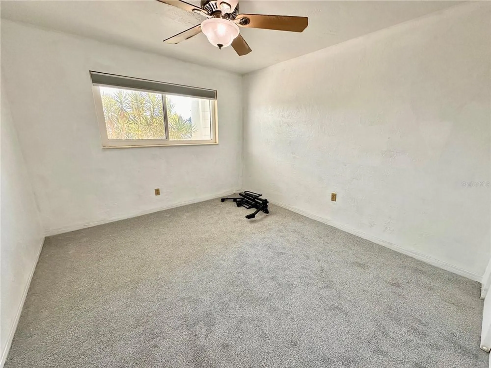 Property Slideshow image 12 of 43 | 2454 australia way 12, Clearwater, FL, 33763