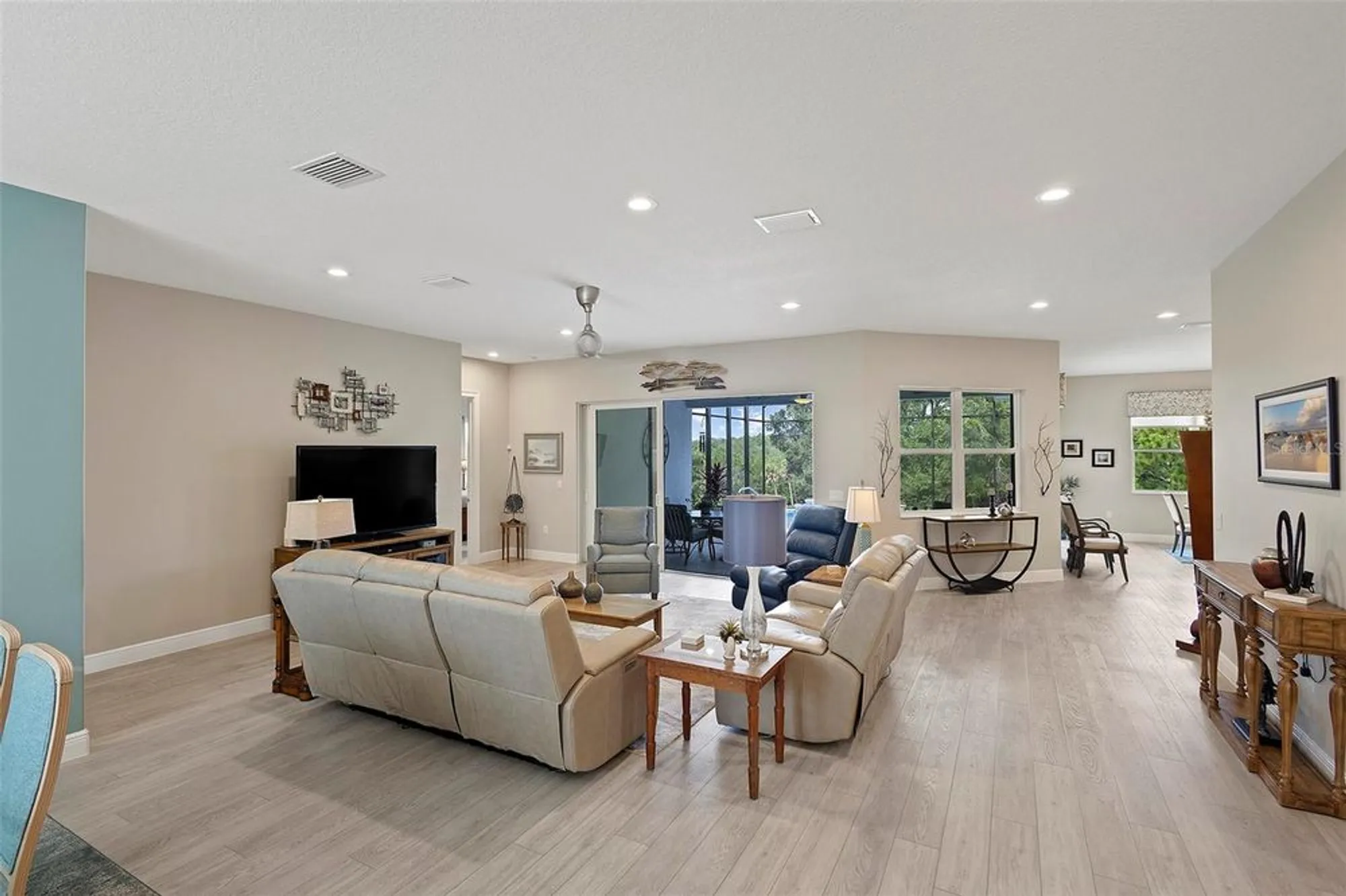 Property Slideshow image 8 of 70 | 5132 greens dr, Lady Lake, FL, 32159