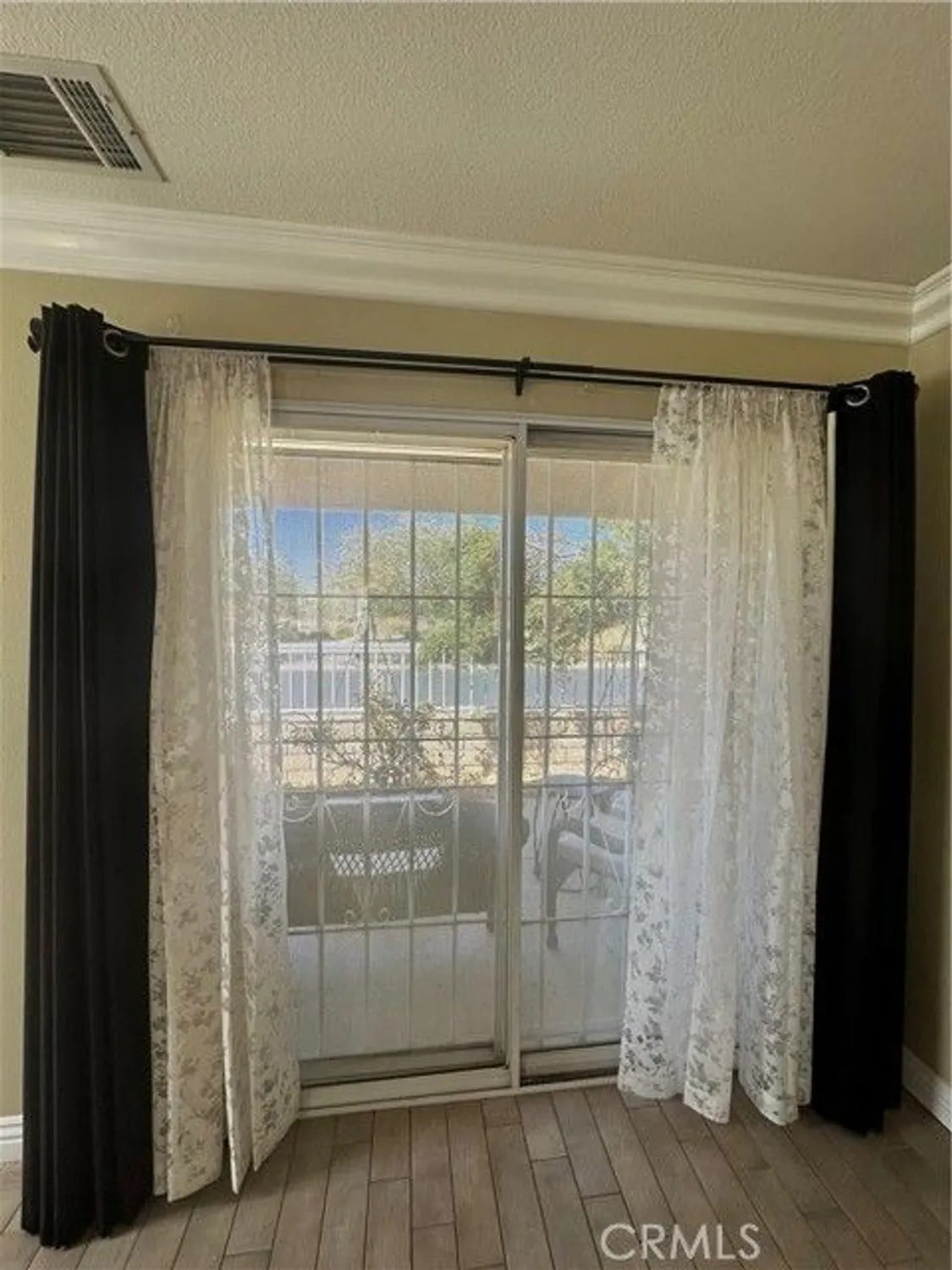 Property Slideshow image 11 of 12 | 11548 oak st, Apple Valley, CA, 92308