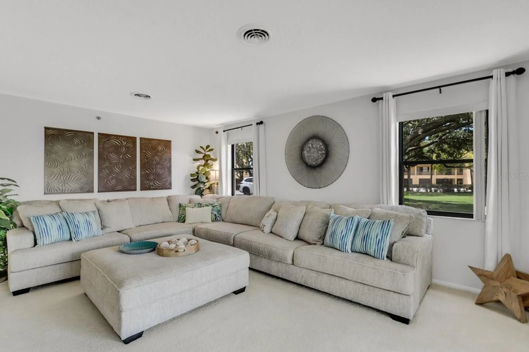 Property Slideshow image 14 of 77 | 8186 terrace garden dr n unit 101, St Petersburg, FL, 33709