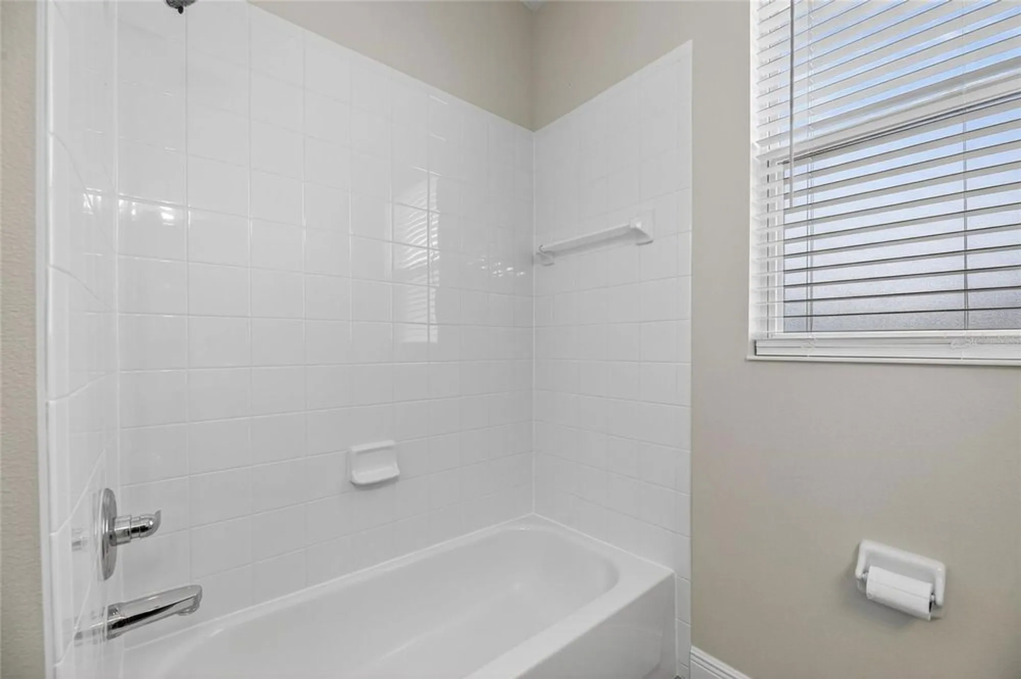 Property Slideshow image 25 of 49 | 1103 villeroy dr, Sun City Center, FL, 33573
