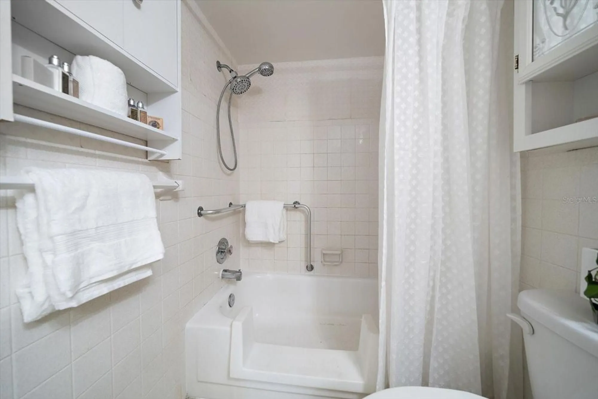 Property Slideshow image 16 of 34 | 2466 ecuadorian way 38, Clearwater, FL, 33763