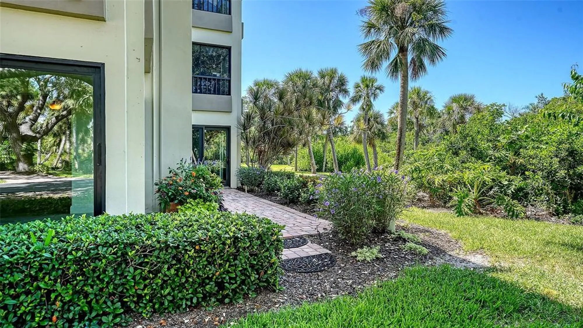 Property Slideshow image 28 of 91 | 225 hourglass way apt 103, Sarasota, FL, 34242