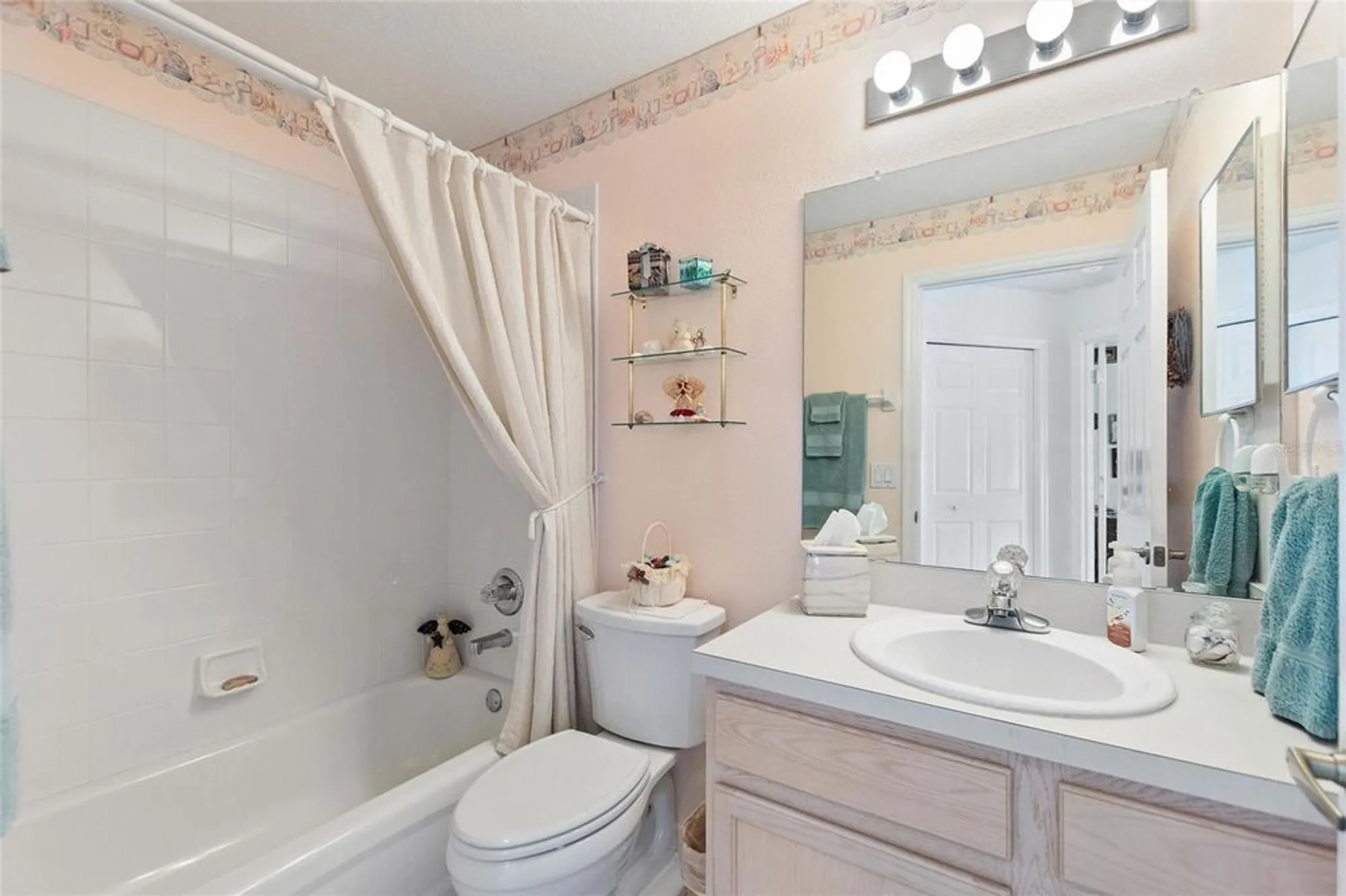 Property Slideshow image 22 of 56 | 247 travis ln, Davenport, FL, 33837
