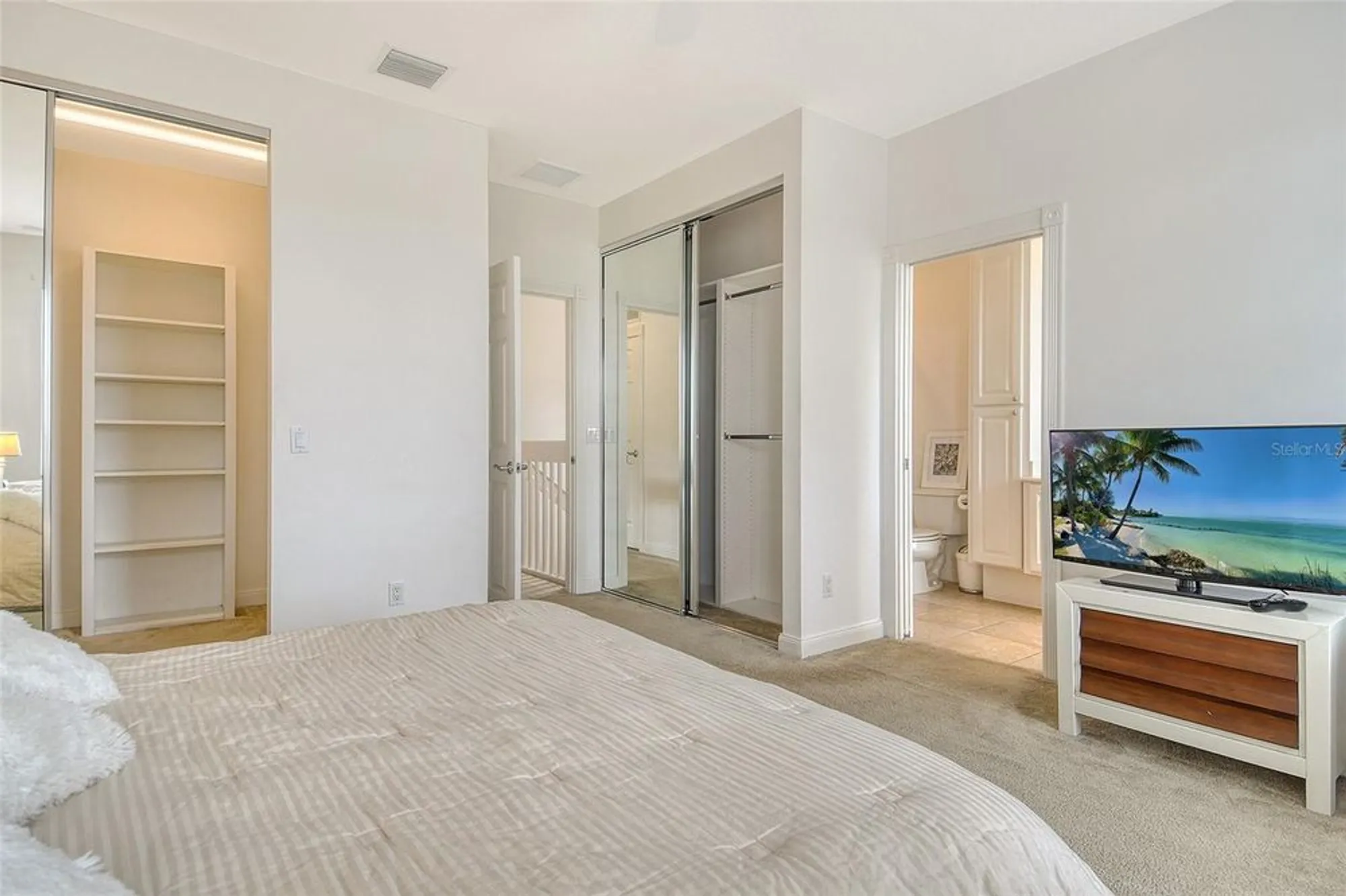 Property Slideshow image 15 of 49 | 1400 burgos dr, Sarasota, FL, 34238