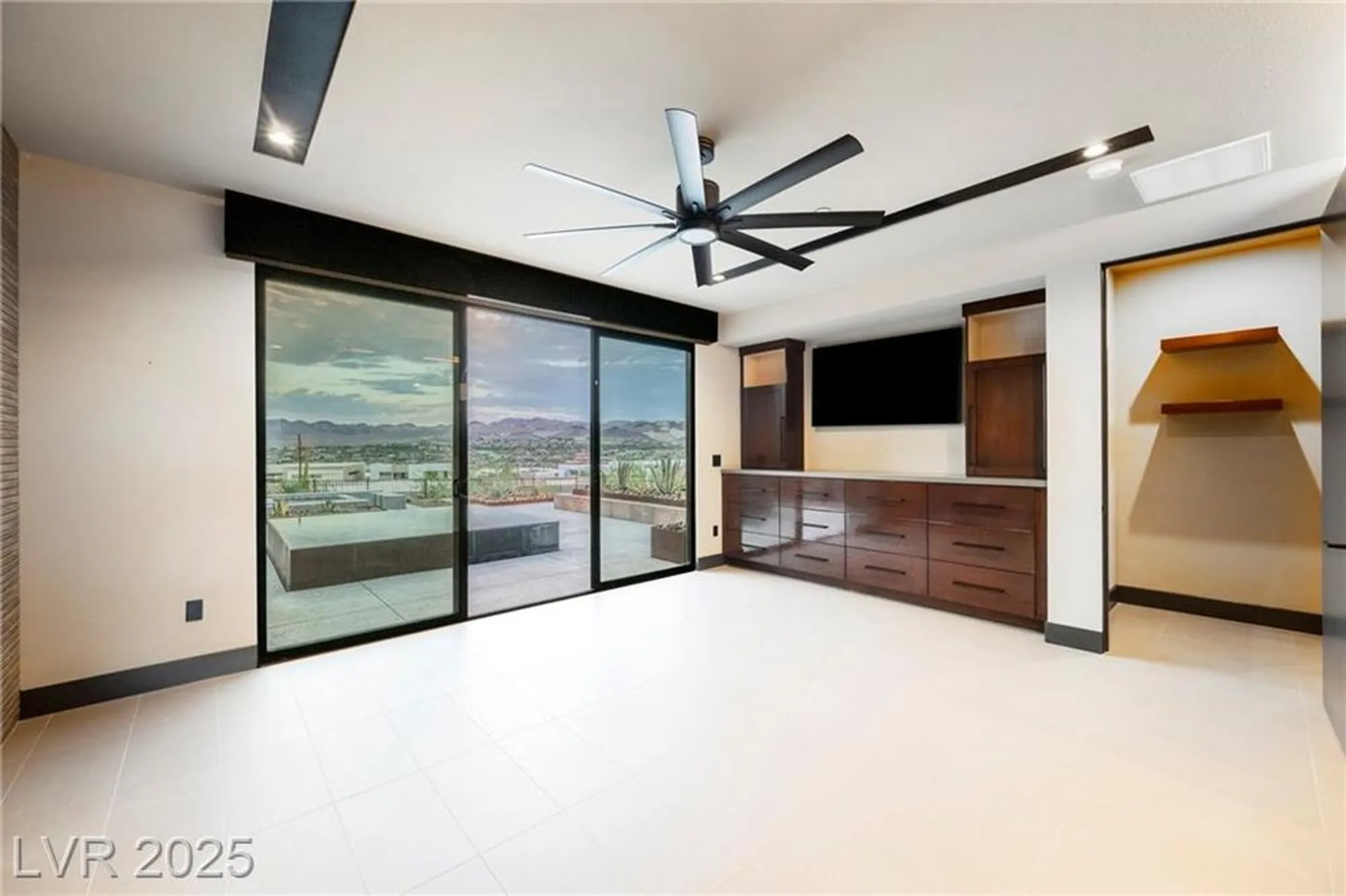 Property Slideshow image 37 of 93 | 20 falling canyon ct, Henderson, NV, 89011