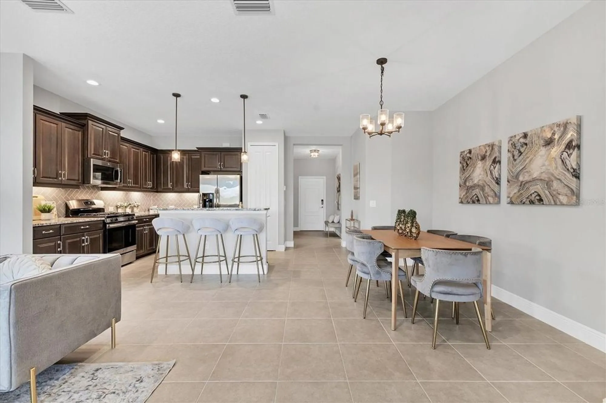 Property Slideshow image 13 of 55 | 21649 avon park ct, Venice, FL, 34293