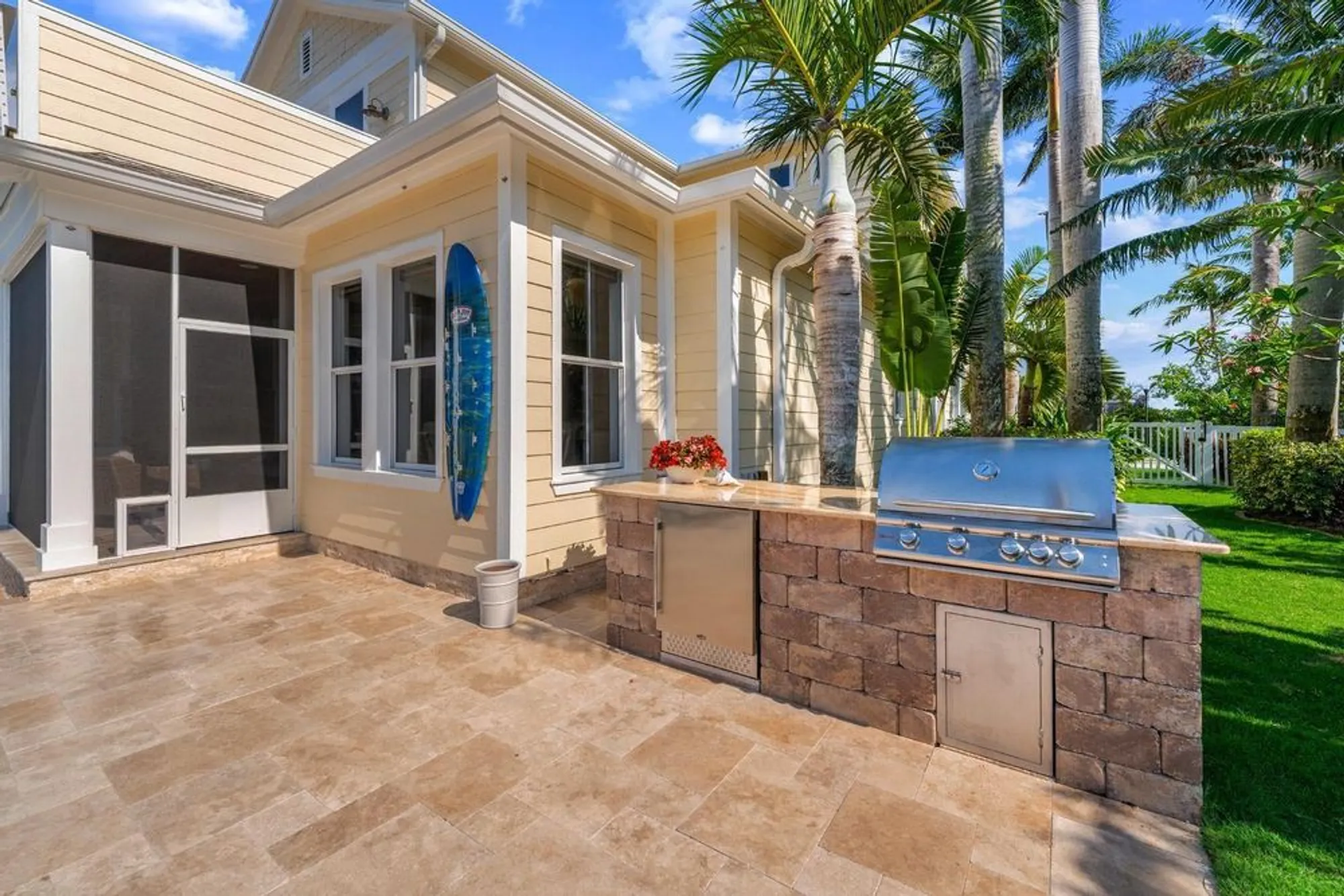Property Slideshow image 34 of 45 | 703 islebay dr, Apollo Beach, FL, 33572