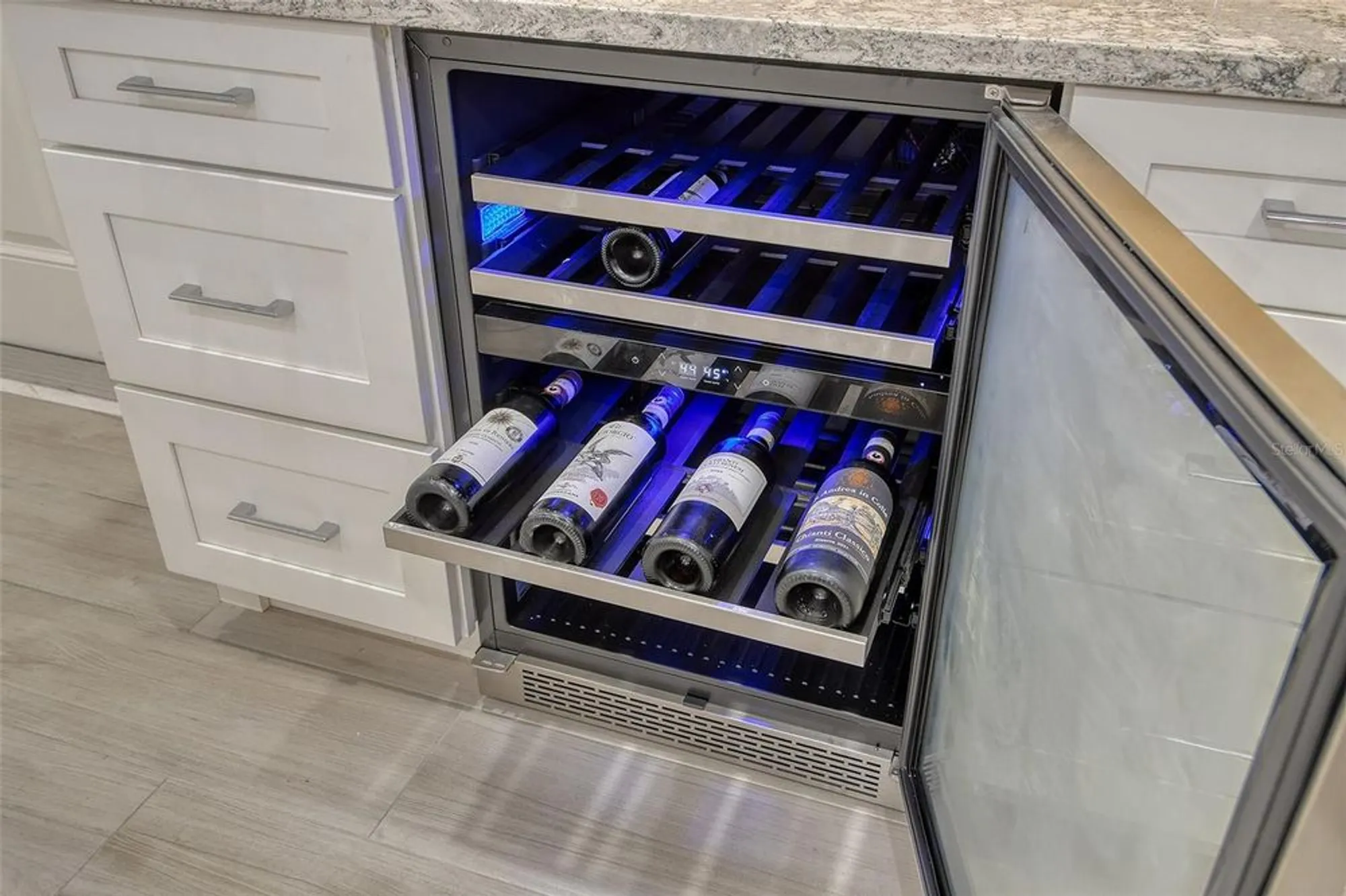 Property Slideshow image 39 of 82 | 19 whispering sands dr apt 1105, Sarasota, FL, 34242