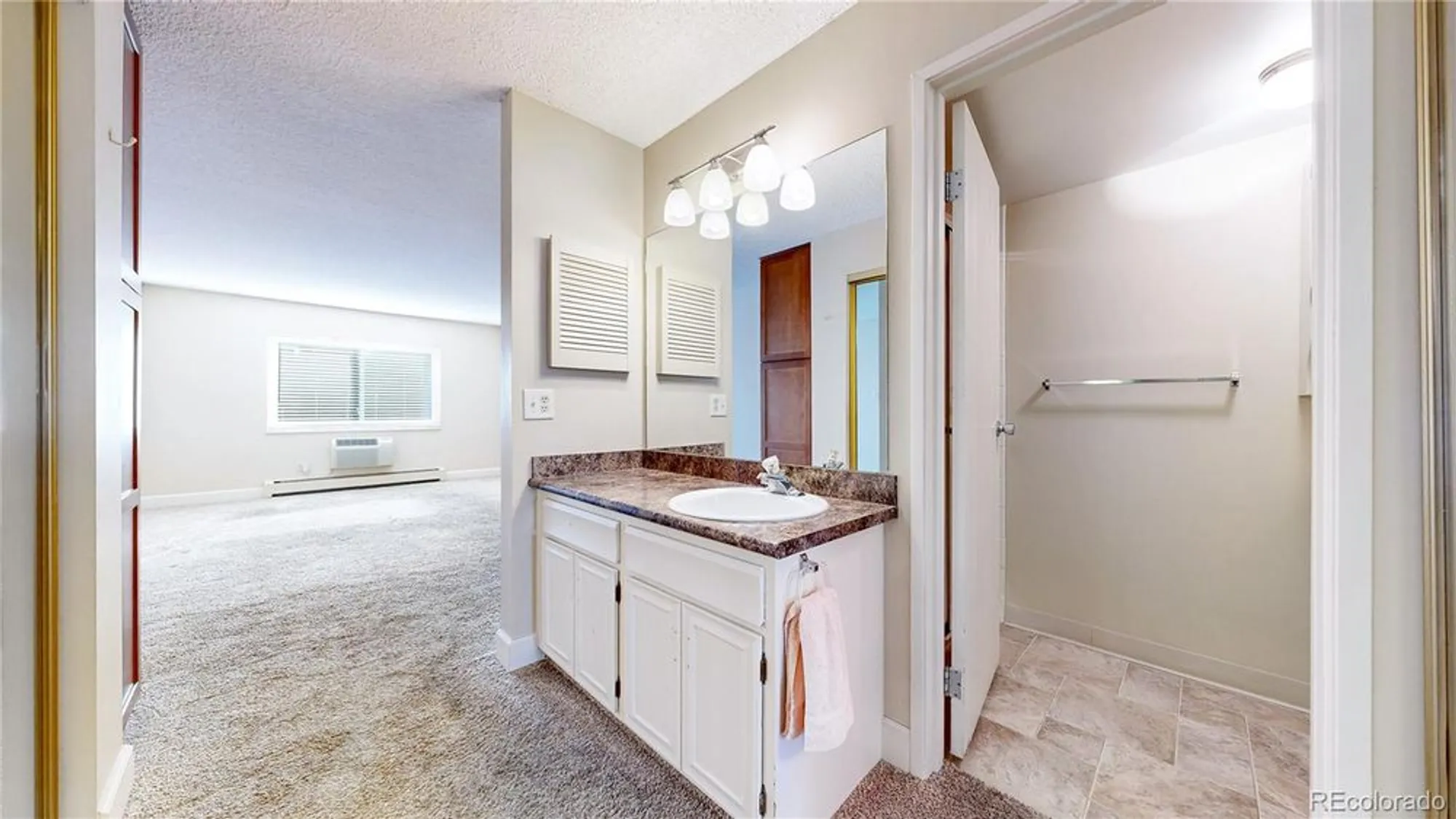 Property Slideshow image 11 of 29 | 13691 e marina dr apt 405, Aurora, CO, 80014