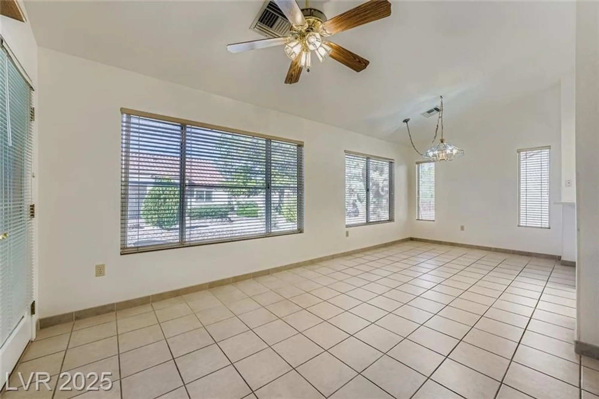 Property Slideshow image 16 of 38 | 8524 gull dr, Las Vegas, NV, 89134