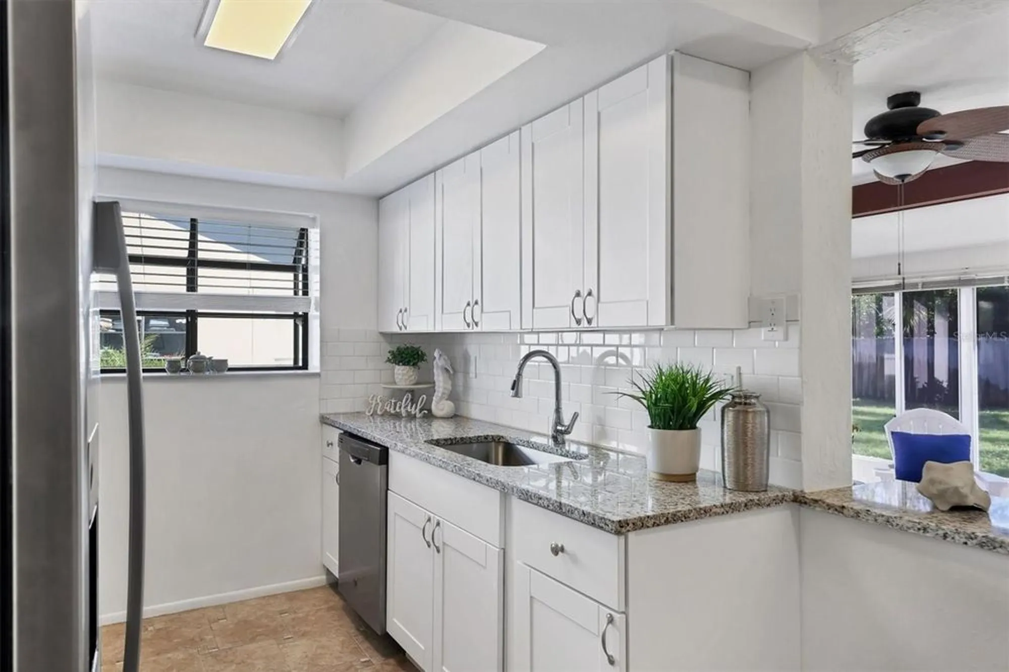 Property Slideshow image 12 of 44 | 4247 oakhurst cir 3033, Sarasota, FL, 34233