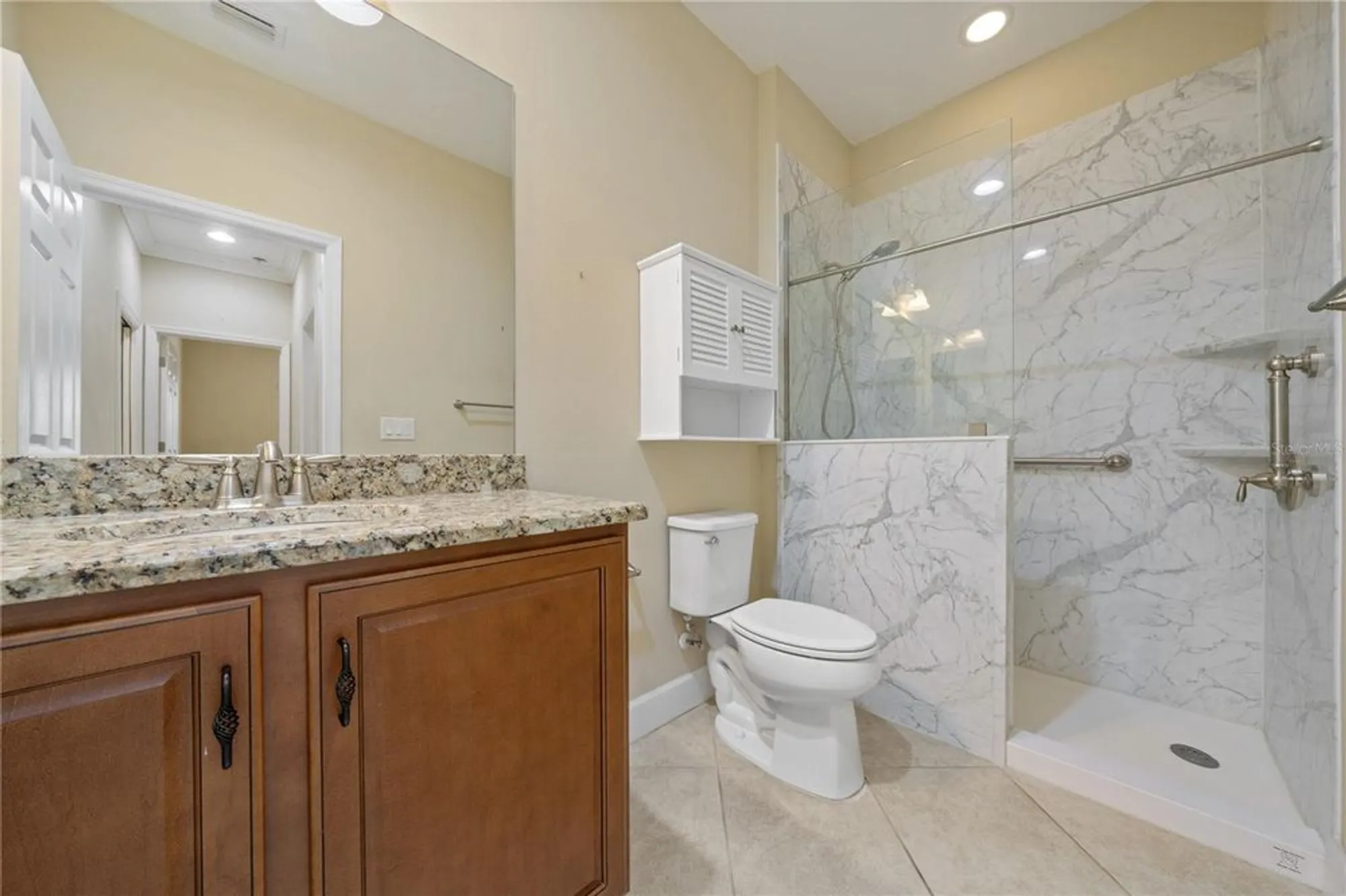 Property Slideshow image 27 of 57 | 802 chipper dr, Sun City Center, FL, 33573