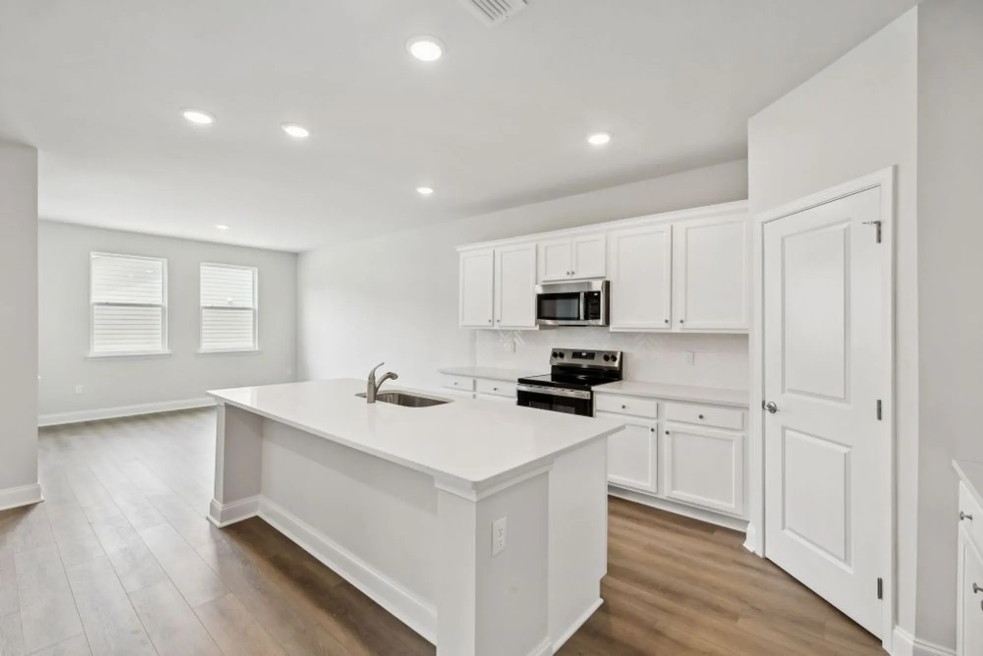 Property Slideshow image 22 of 49 | 304 stonehaus cir, Antioch, TN, 37013