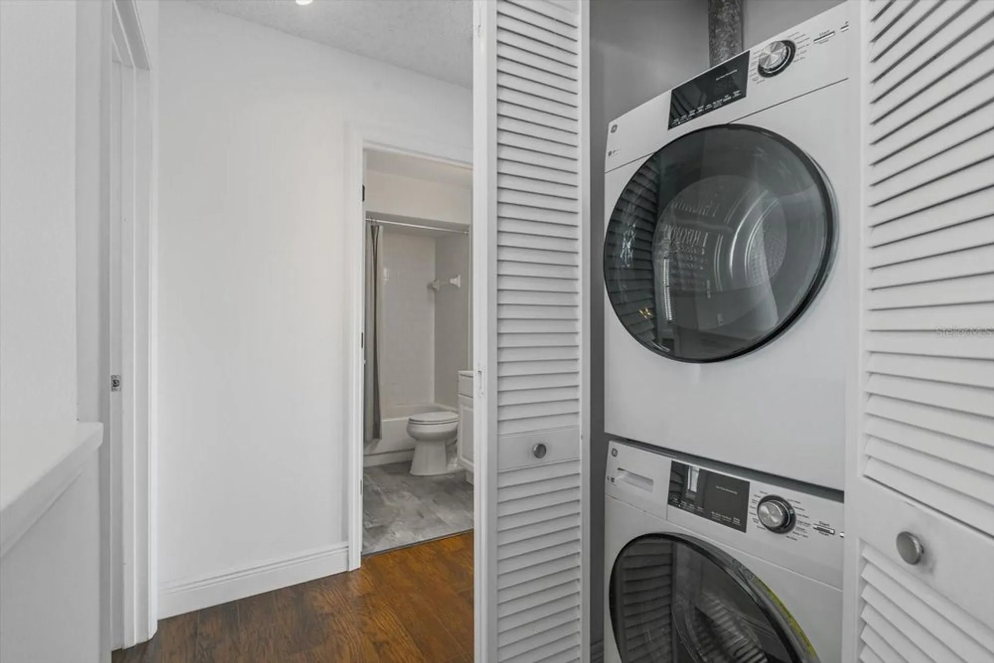 Property Slideshow image 32 of 65 | 970 sandpiper cir # 970, Bradenton, FL, 34209