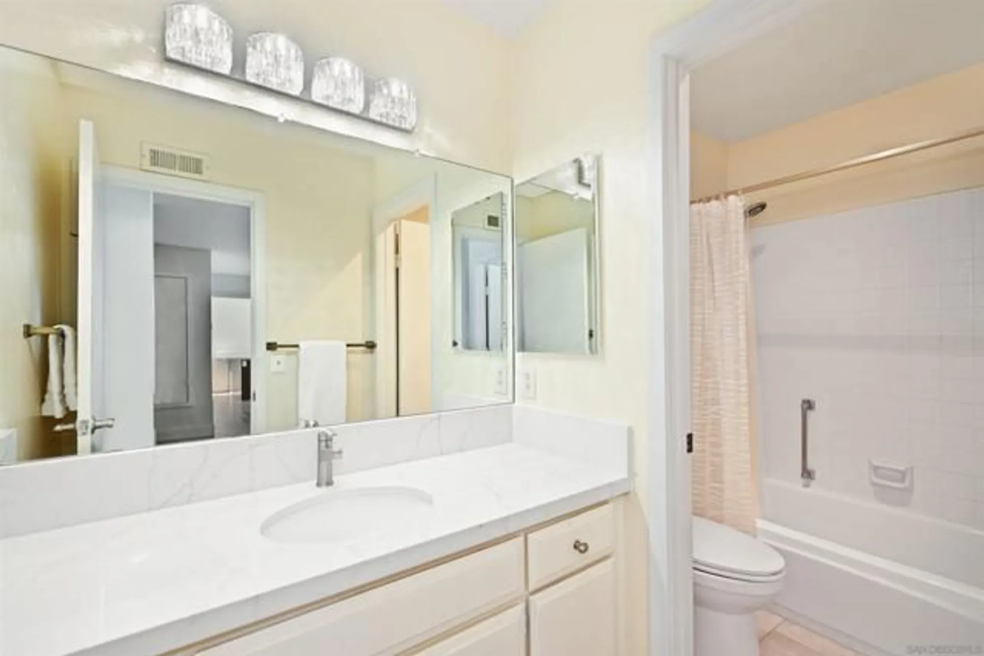 Property Slideshow image 12 of 18 | 12977 camino emparrado, San Diego, CA, 92128