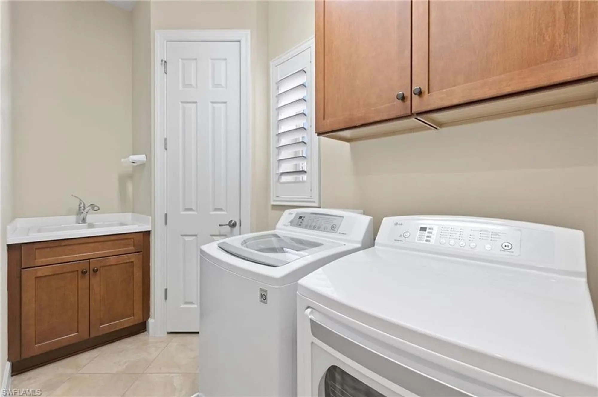 Property Slideshow image 26 of 49 | 10351 glastonbury cir unit 201, Fort Myers, FL, 33913