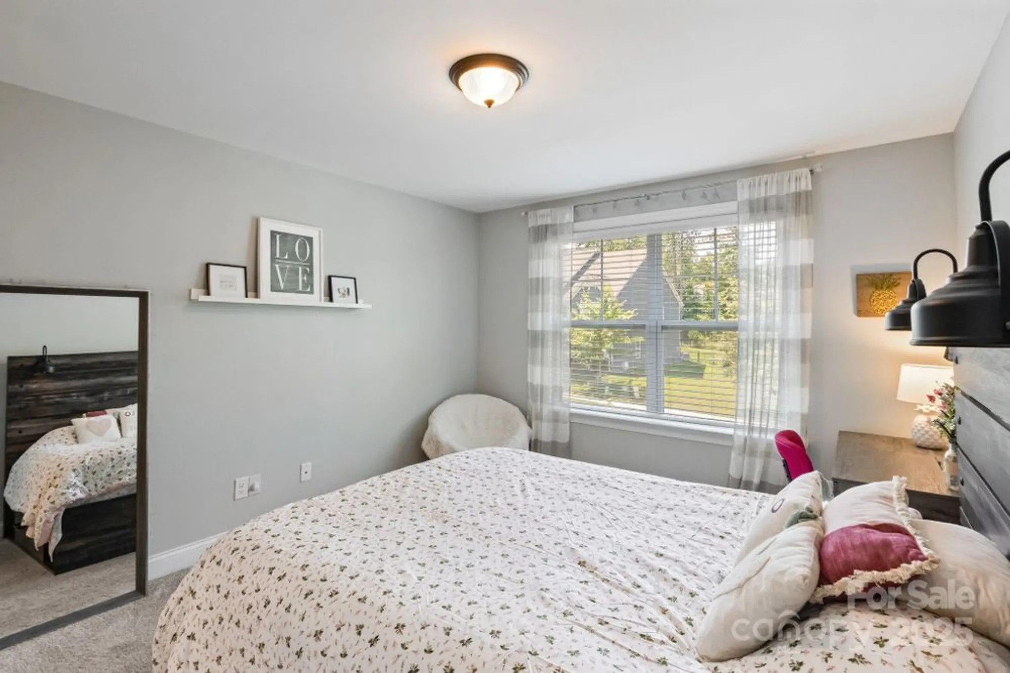 Property Slideshow image 33 of 48 | 142 canoe pole ln, Mooresville, NC, 28117