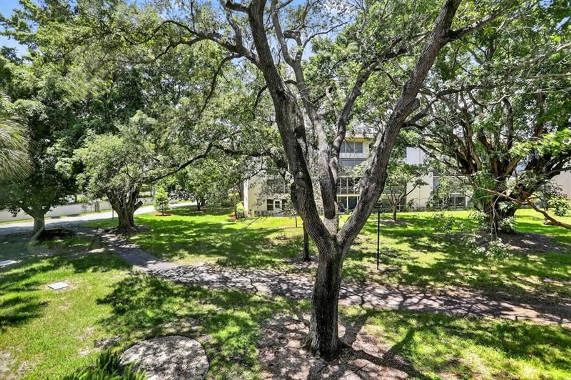 Property Slideshow image 20 of 50 | 2403 antigua cir b2, Coconut Creek, FL, 33066