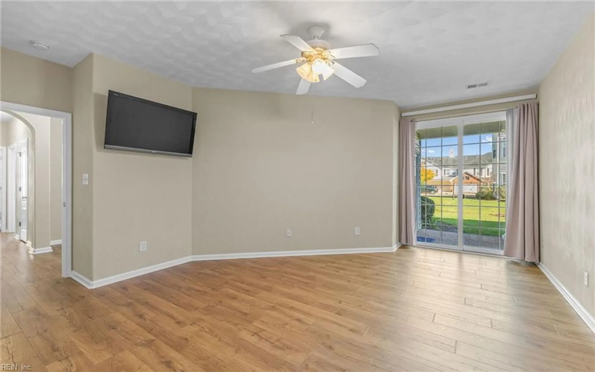 Property Slideshow image 7 of 48 | 2825 loveliness ct, Virginia Beach, VA, 23456