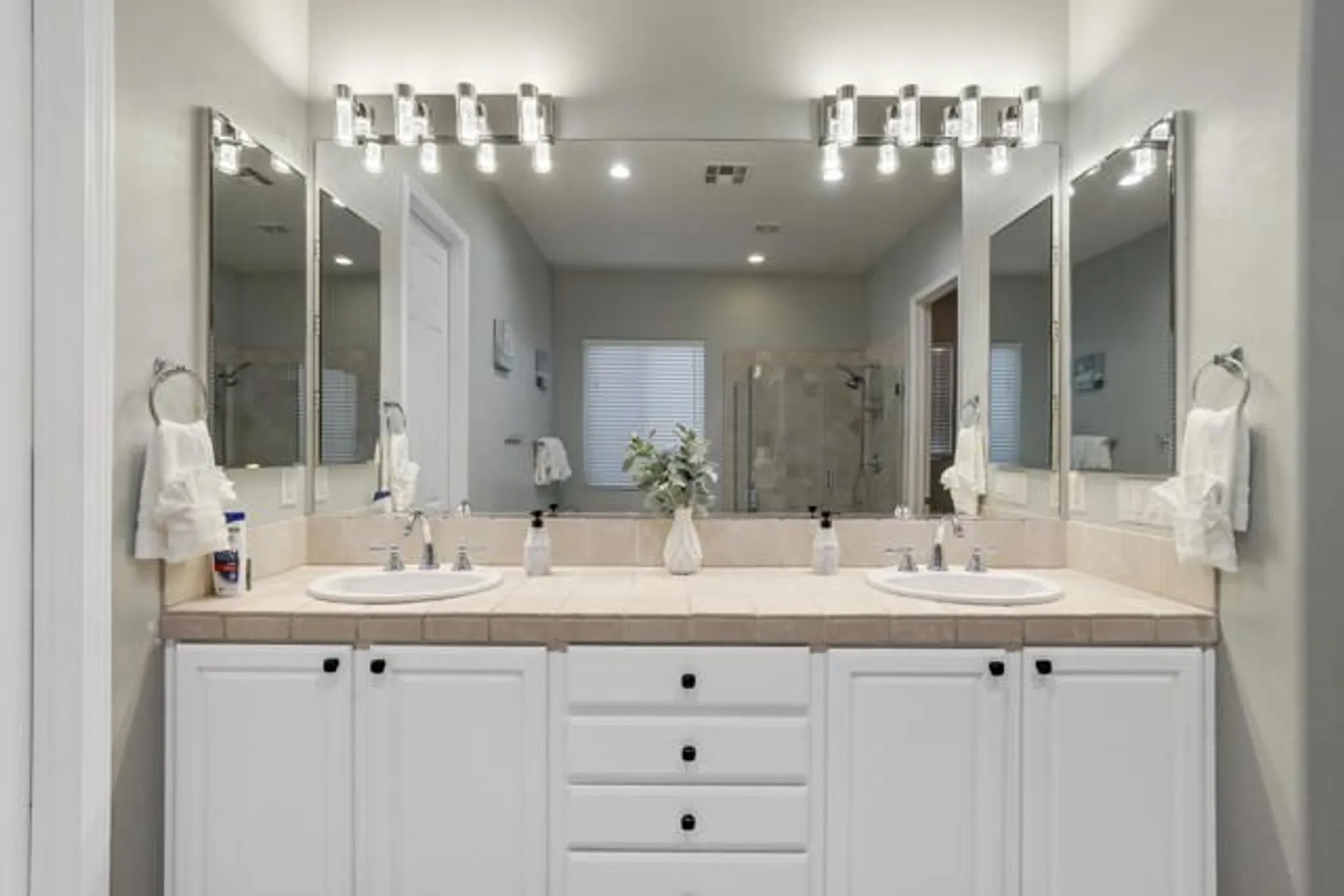 Property Slideshow image 17 of 43 | 43310 sentiero dr, Indio, CA, 92203