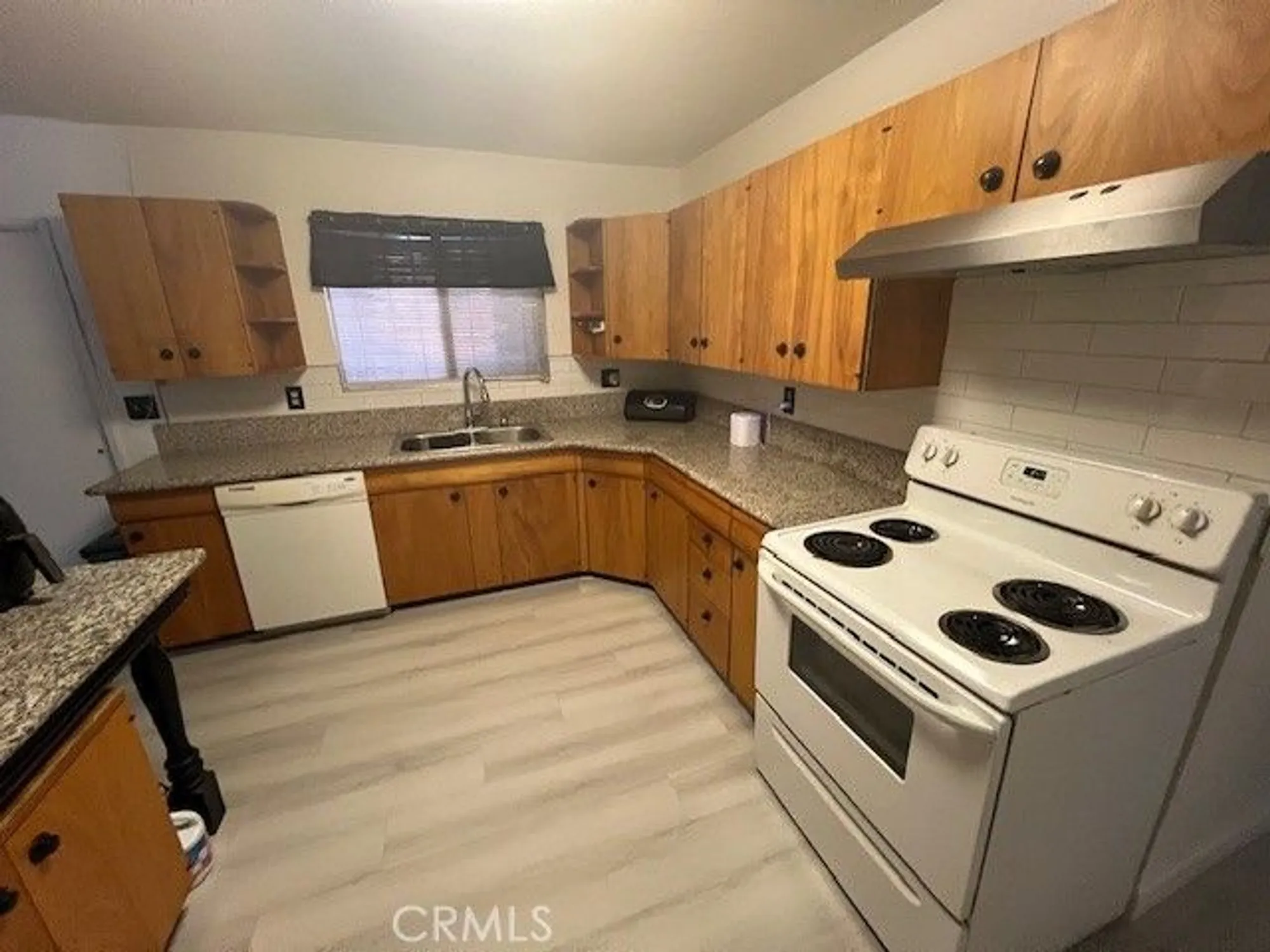 Property Slideshow image 19 of 73 | 1140 amberwood dr, Hemet, CA, 92543