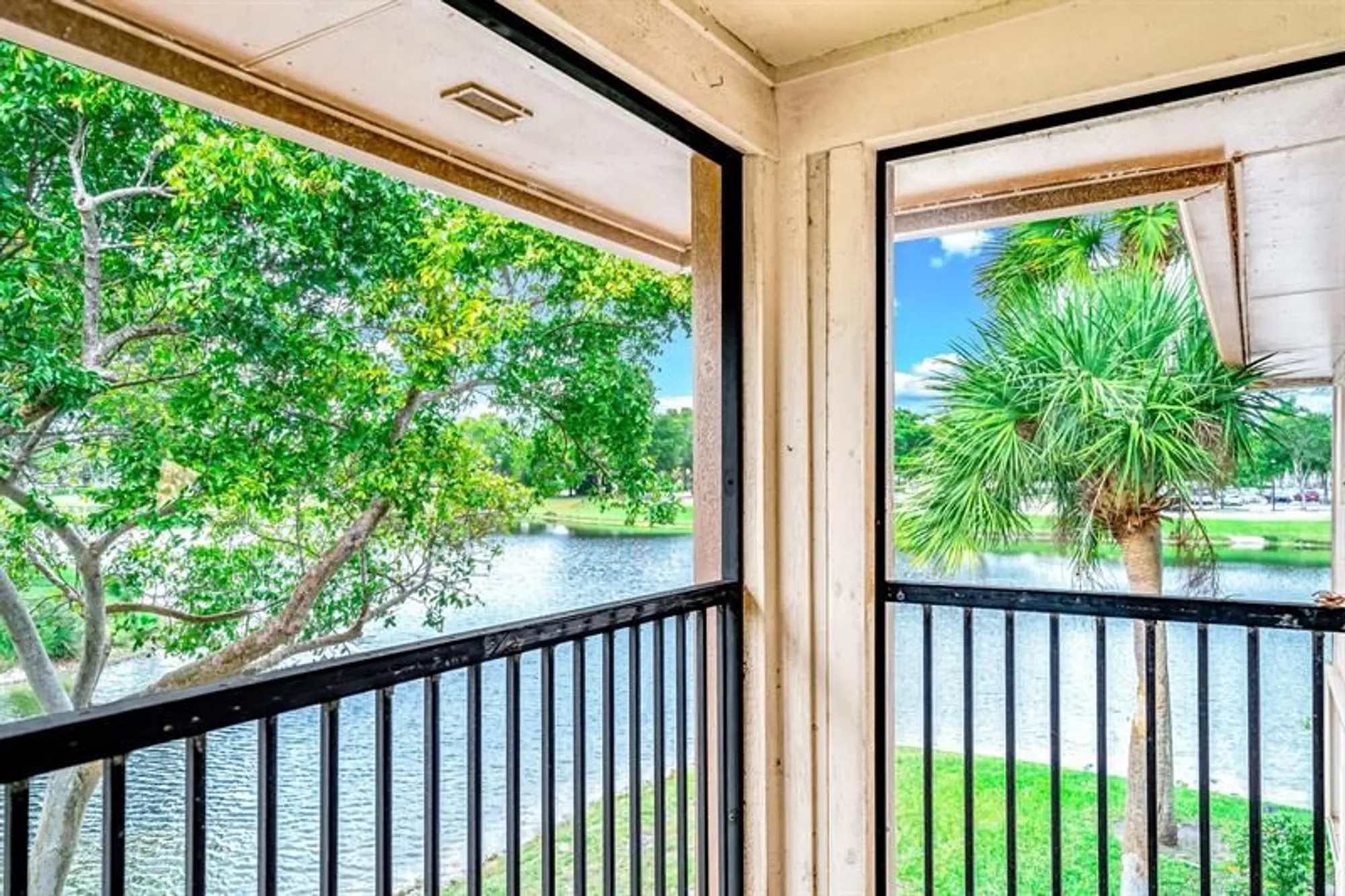Property Slideshow image 1 of 30 | 9933 n belfort cir 201, Tamarac, FL, 33321