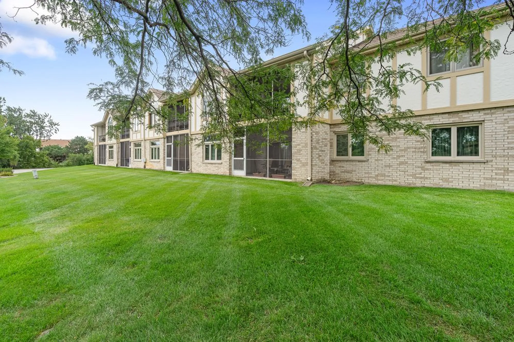 Property Slideshow image 25 of 33 | 18431 pine cone dr apt 1, Tinley Park, IL, 60477