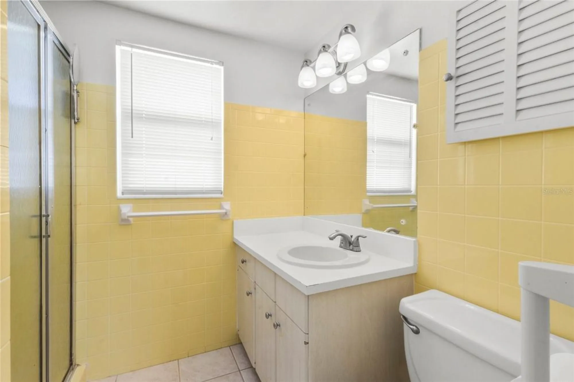 Property Slideshow image 11 of 23 | 1523 lakeside dr 15, Venice, FL, 34293