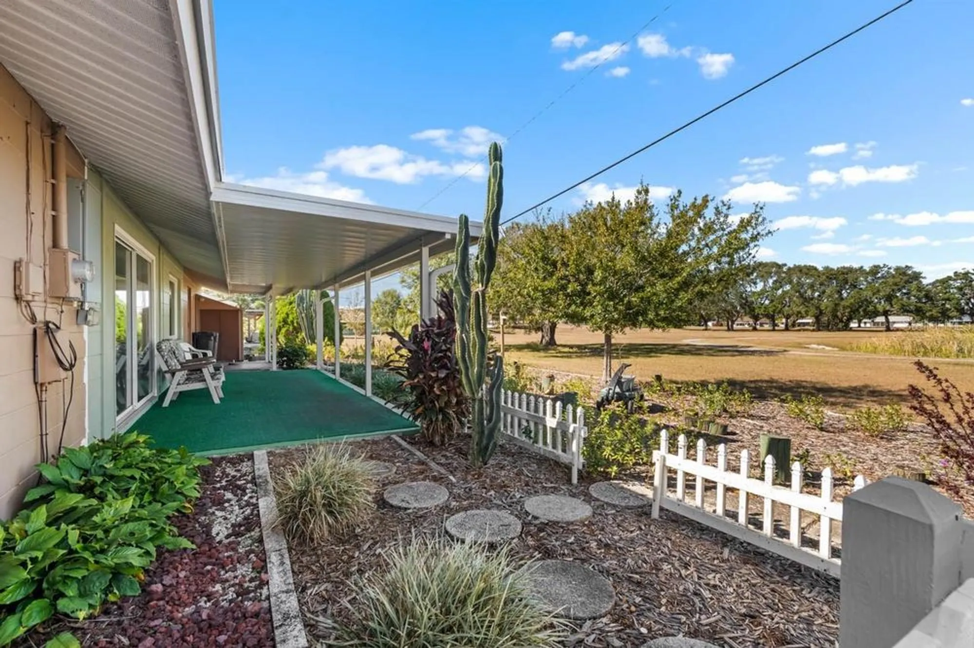 Property Slideshow image 48 of 80 | 829 fox hills dr, Sun City Center, FL, 33573