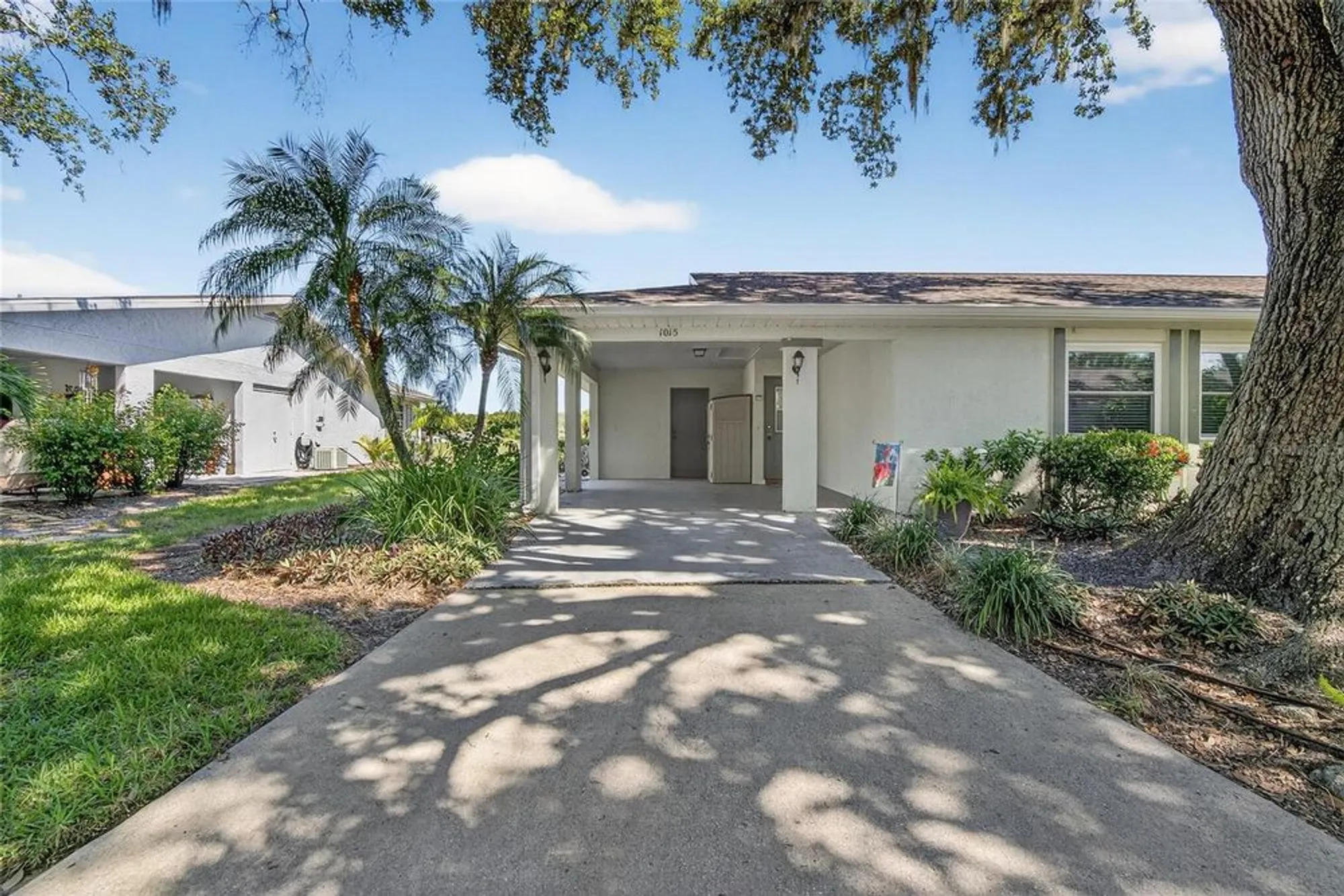 Property Slideshow image 4 of 84 | 1015 harefield cir # 1015, Sun City Center, FL, 33573