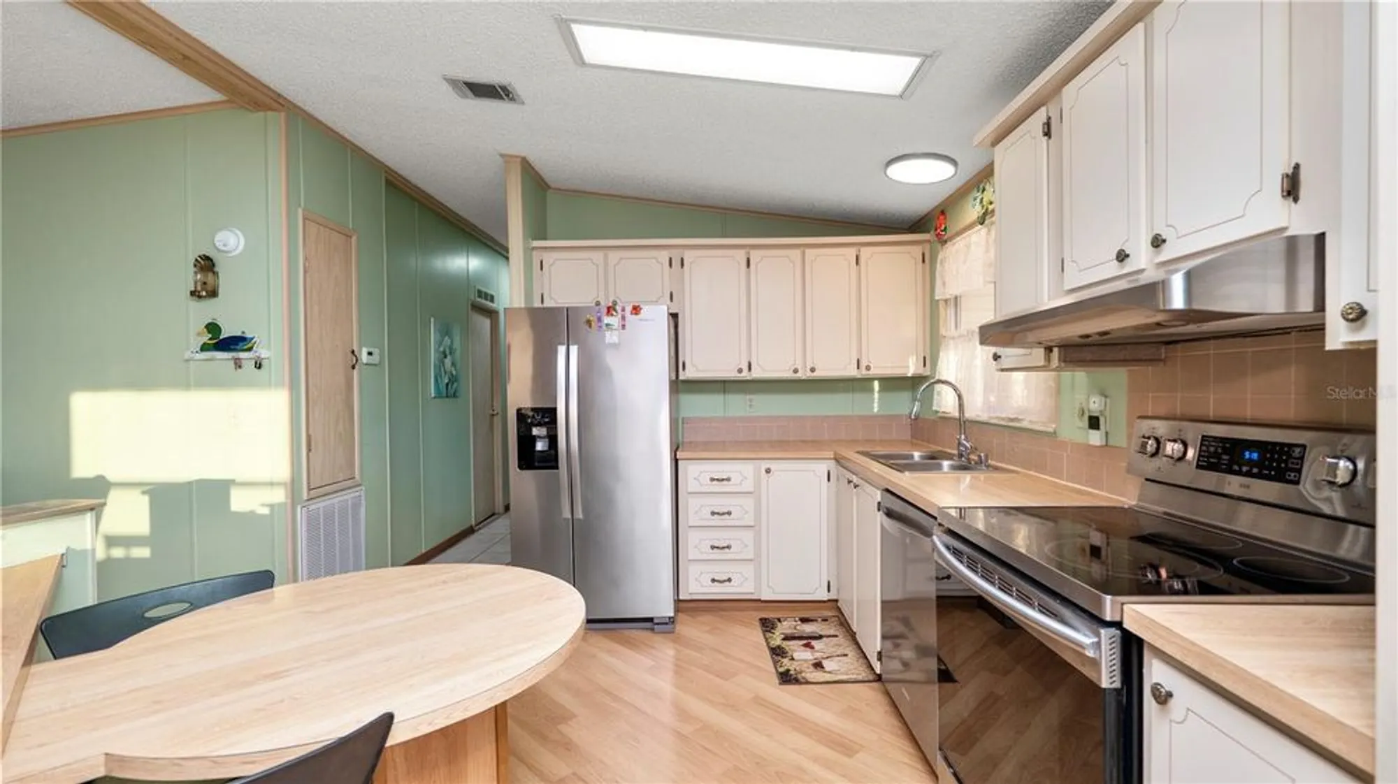 Property Slideshow image 12 of 47 | 5027 forest crest dr, Lakeland, FL, 33810