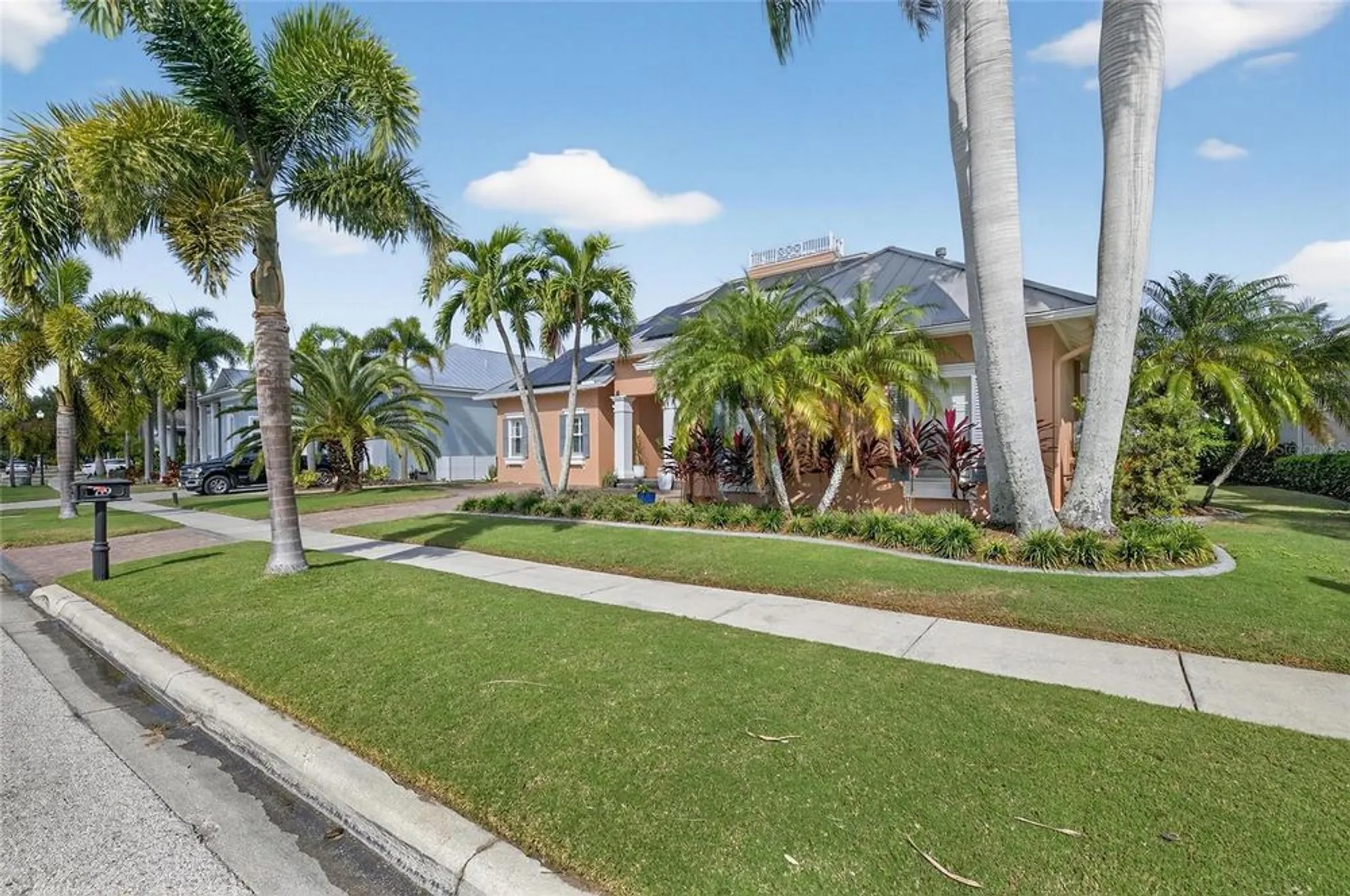 Property Slideshow image 83 of 99 | 719 islebay dr, Apollo Beach, FL, 33572