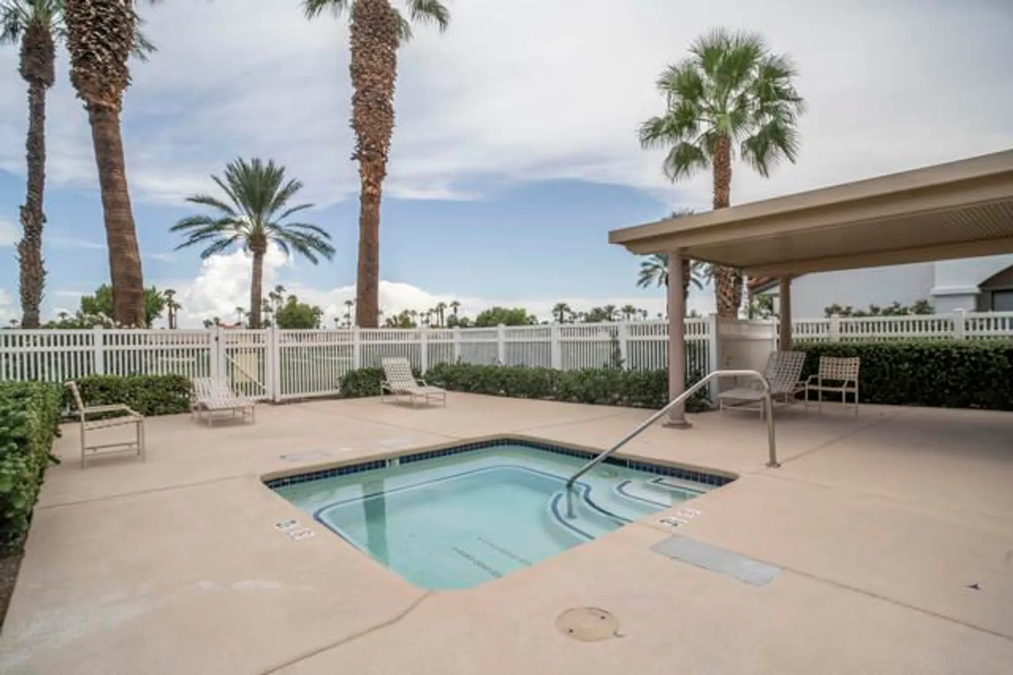Property Slideshow image 8 of 41 | 55412 riviera, La Quinta, CA, 92253