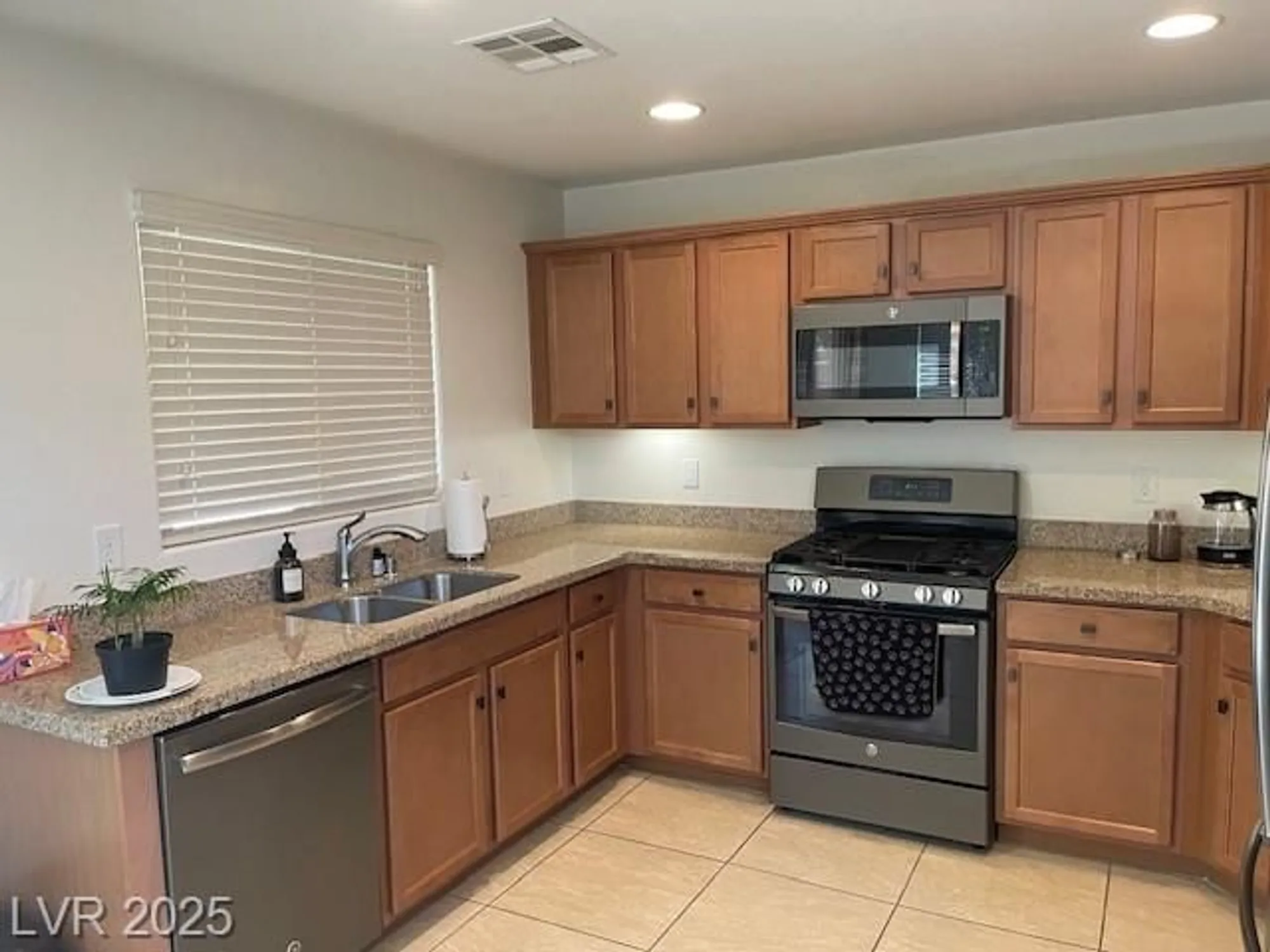 Property Slideshow image 5 of 14 | 3712 garnet heights ave, North Las Vegas, NV, 89081