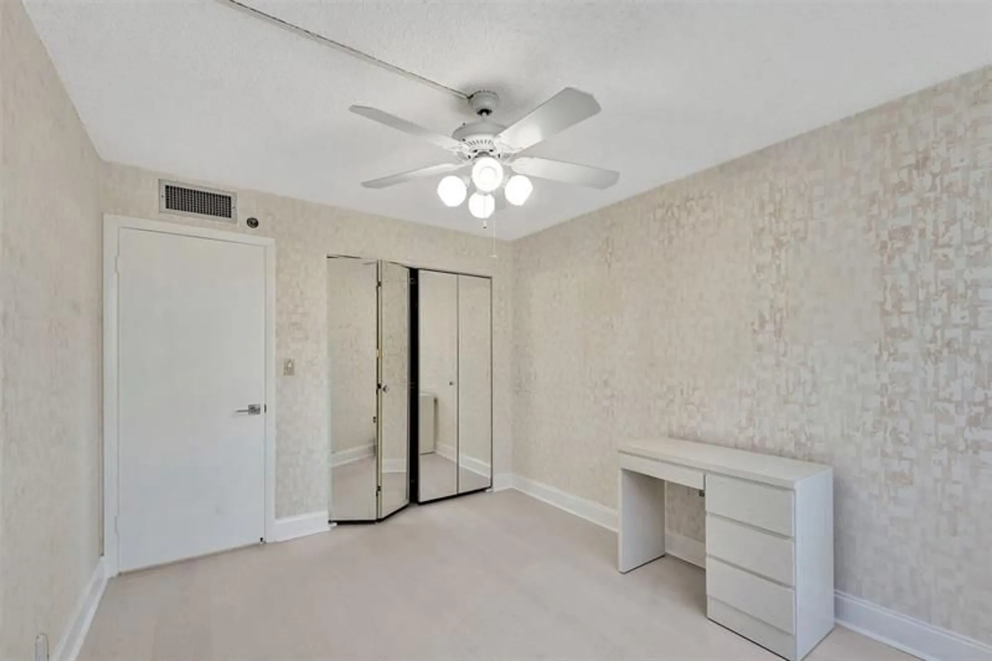 Property Slideshow image 20 of 34 | 1000 saint charles pl 305, Pembroke Pines, FL, 33026