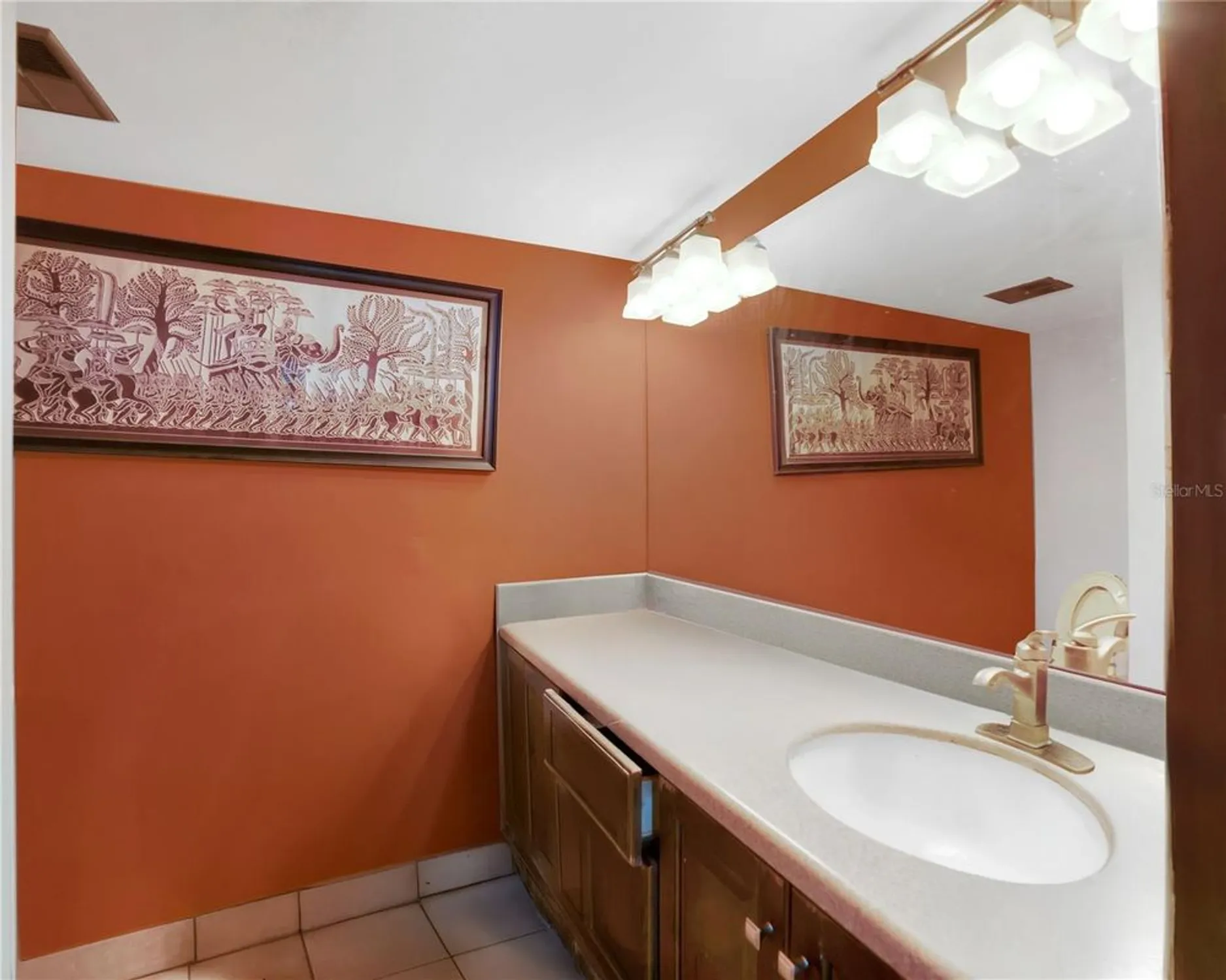 Property Slideshow image 13 of 17 | 7560 bay island dr 348, South Pasadena, FL, 33707