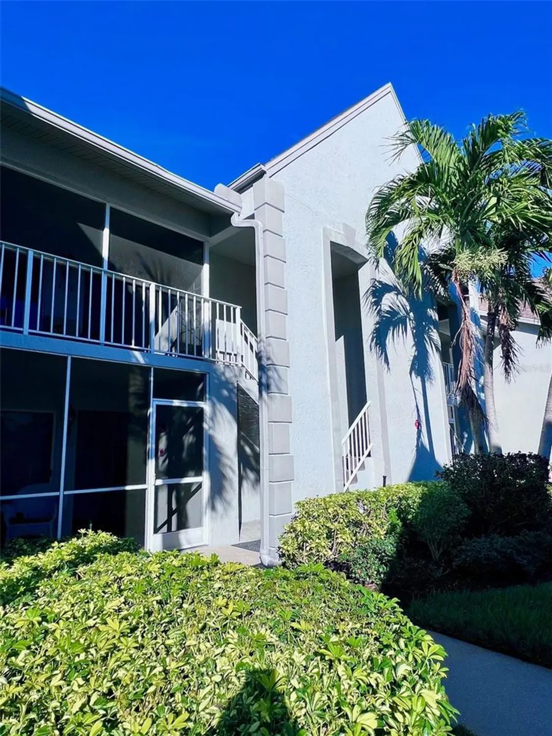 Property Slideshow image 3 of 71 | 6707 stone river rd apt 203, Bradenton, FL, 34203