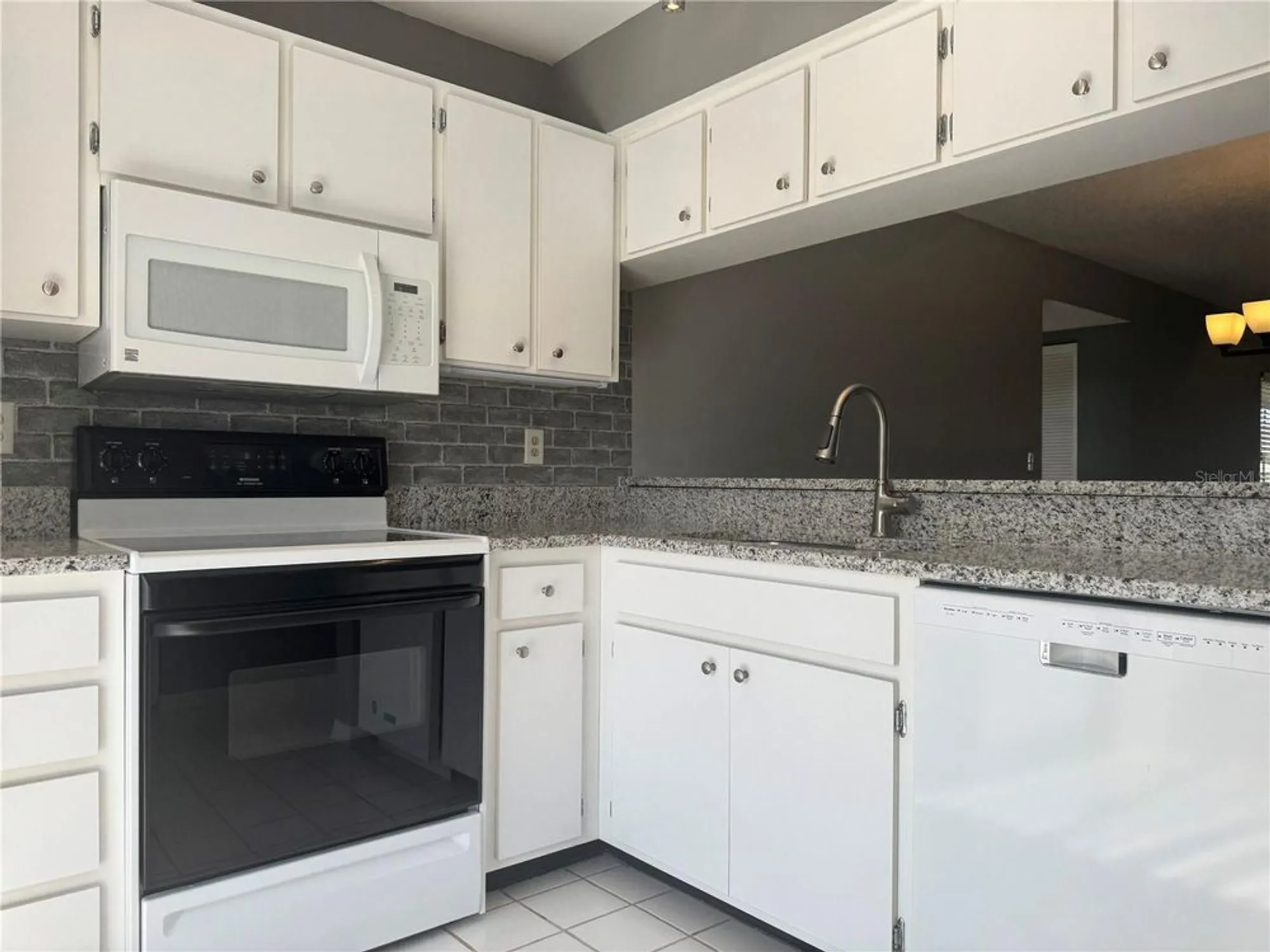 Property Slideshow image 9 of 39 | 266 cerromar way 55, Venice, FL, 34293