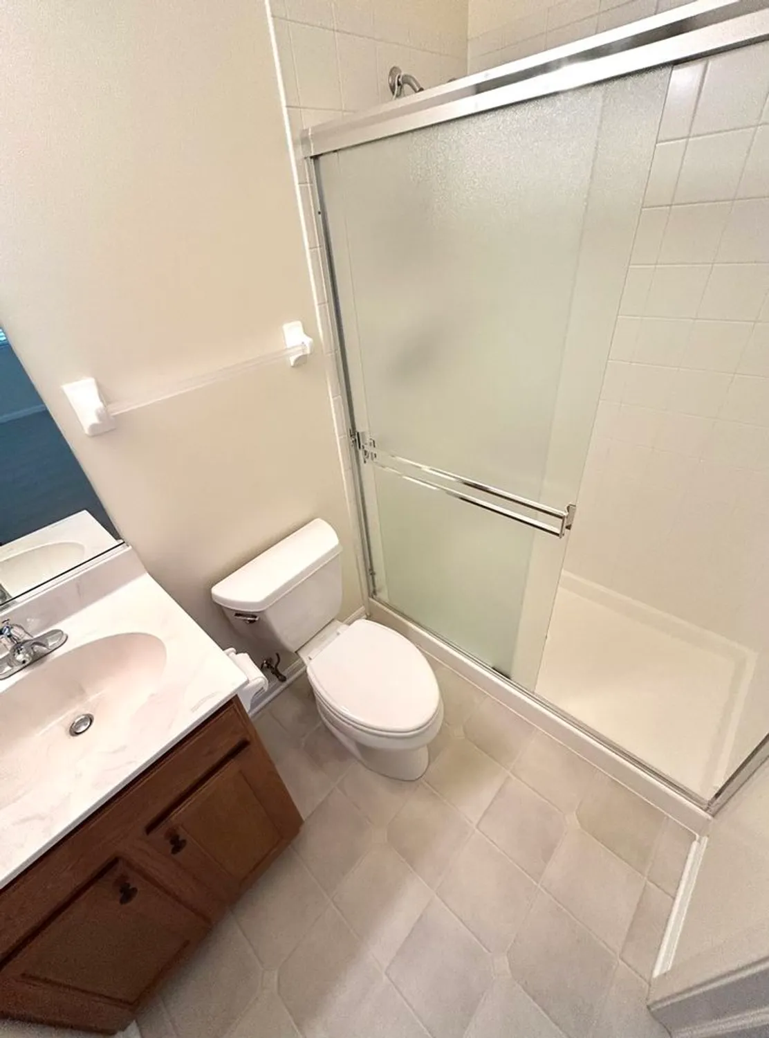 Property Slideshow image 11 of 22 | 21253 legion lake ct, Crest Hill, IL, 60403