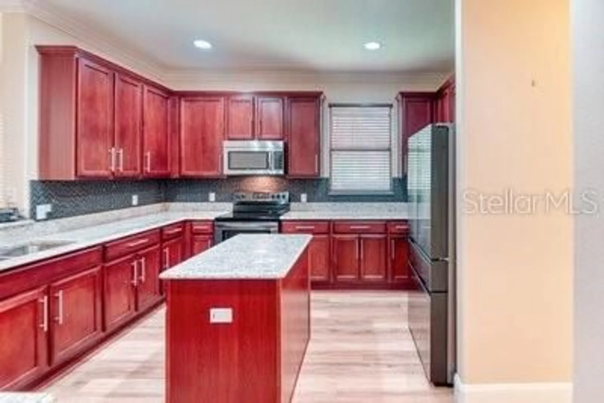 Property Slideshow image 6 of 64 | 824 ebb tide ln, Kissimmee, FL, 34759