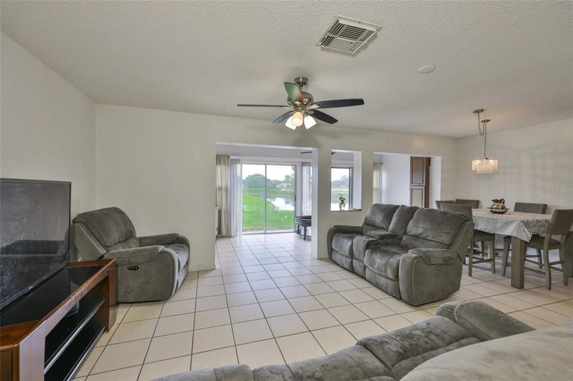 Property Slideshow image 15 of 64 | 2347 gainesborough loop # 2347, Sun City Center, FL, 33573