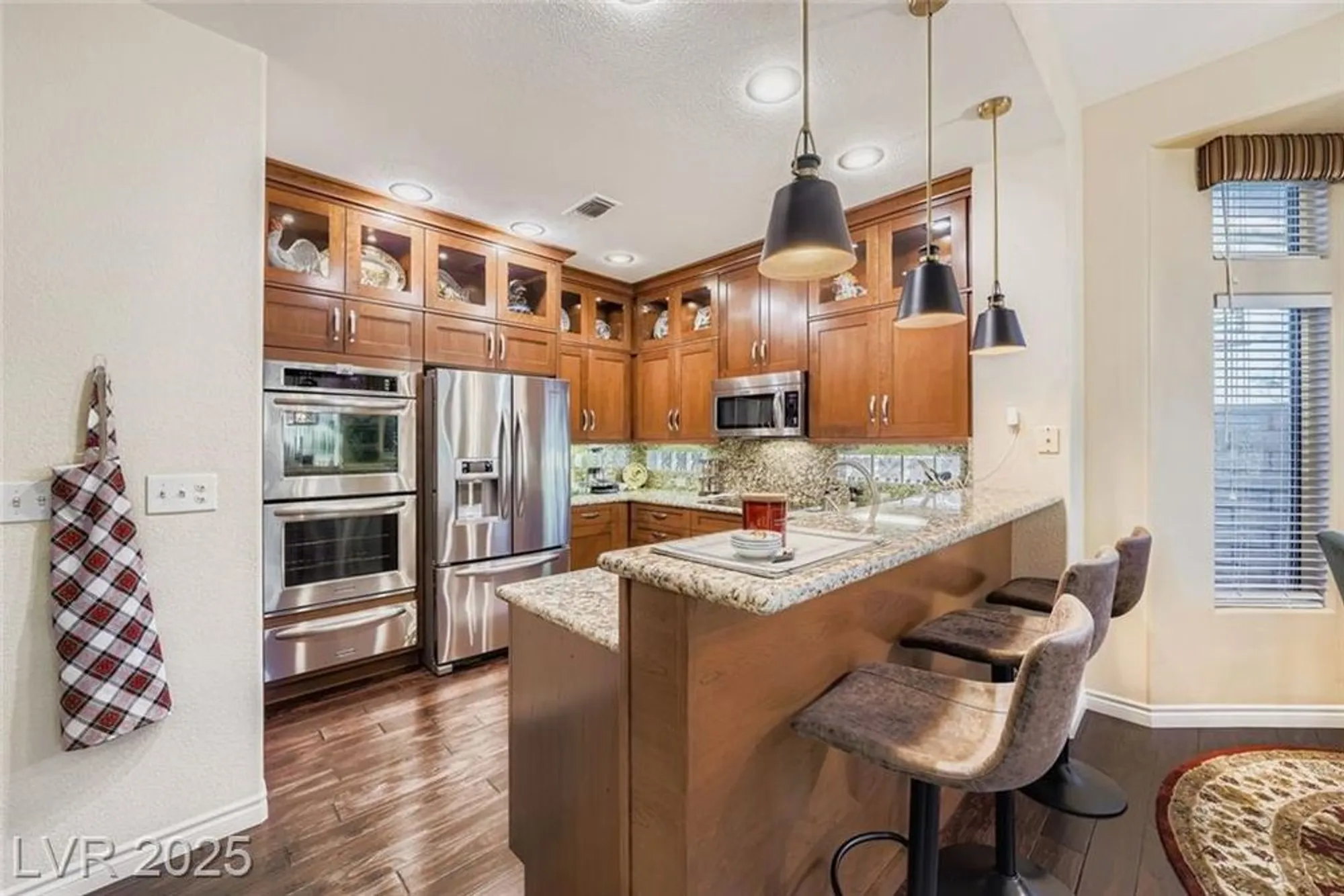 Property Slideshow image 11 of 28 | 10737 shackleton dr, Las Vegas, NV, 89134