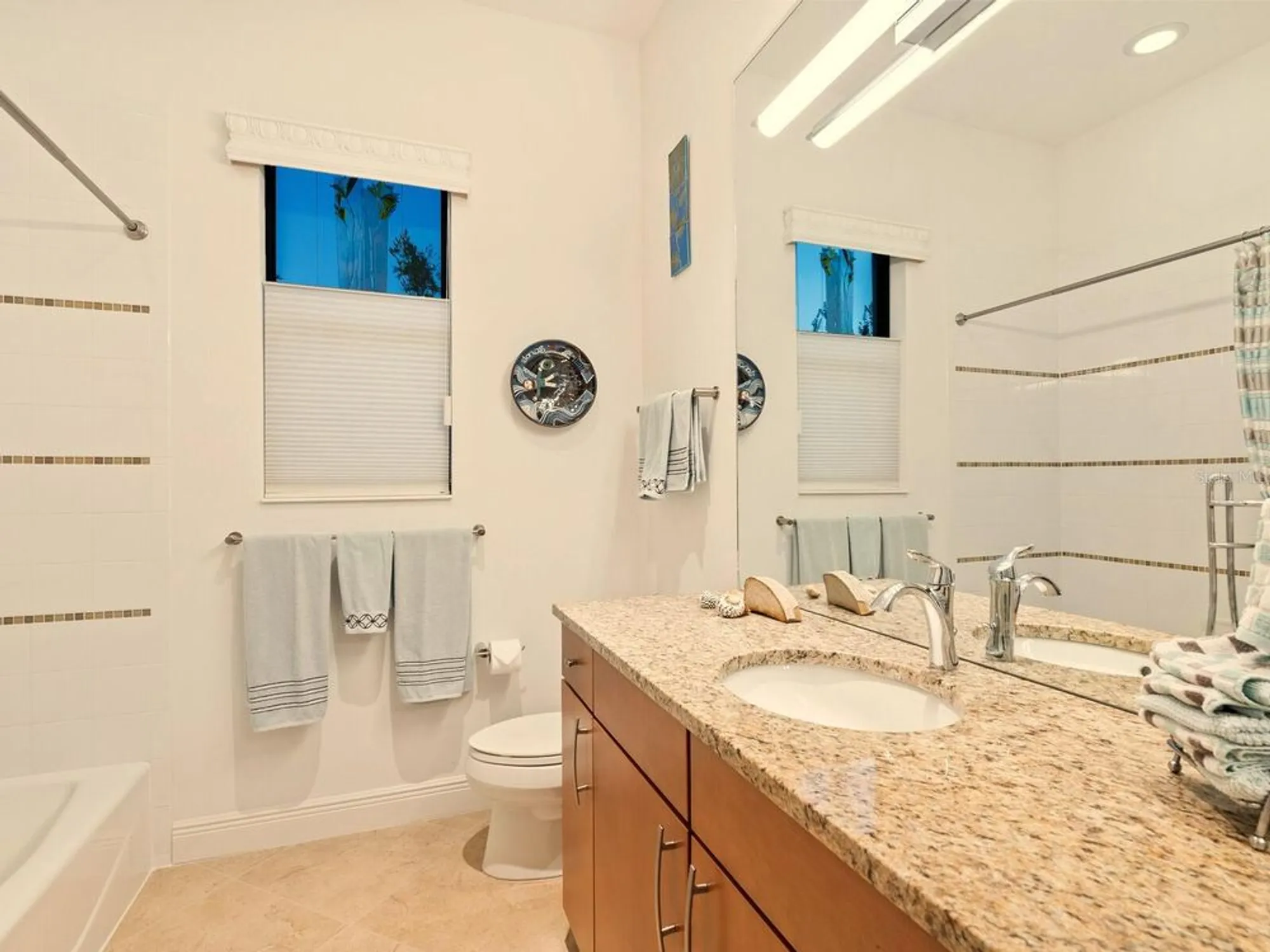 Property Slideshow image 31 of 78 | 10990 pentas royale ct, Englewood, FL, 34223