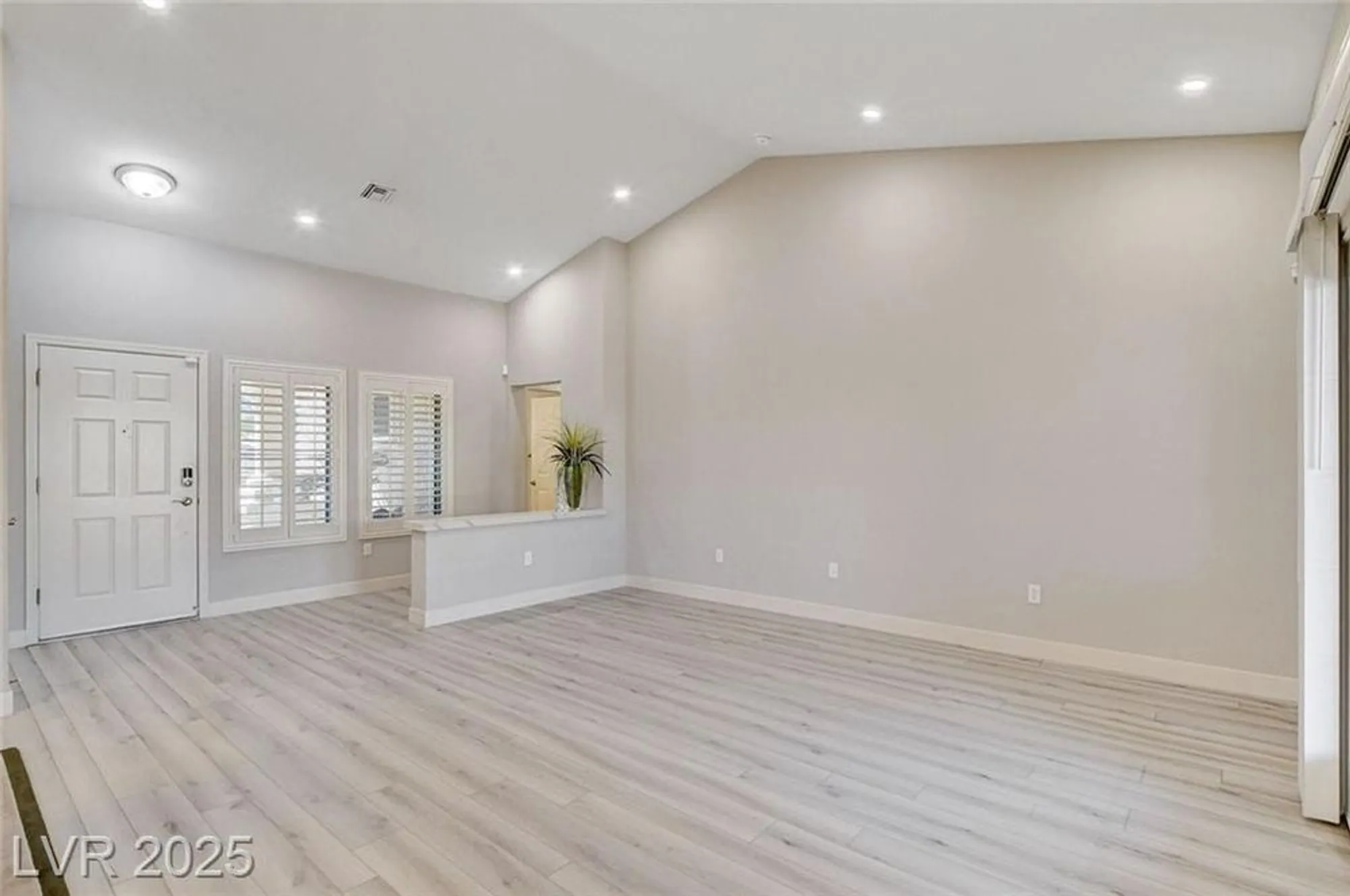 Property Slideshow image 17 of 42 | 10044 woodhouse dr, Las Vegas, NV, 89134