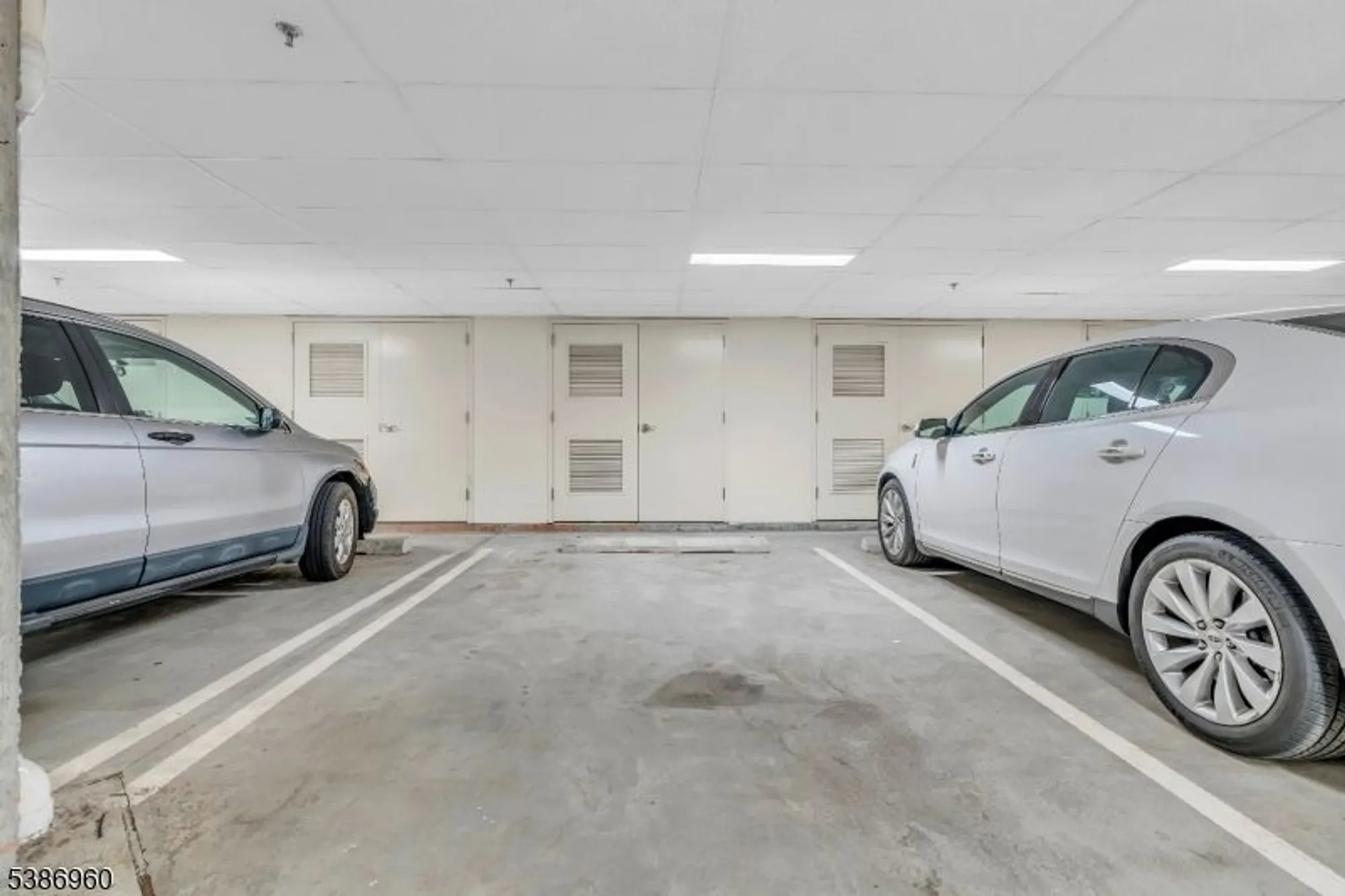 Property Slideshow image 32 of 38 | 182 victoria dr, Basking Ridge, NJ, 07920