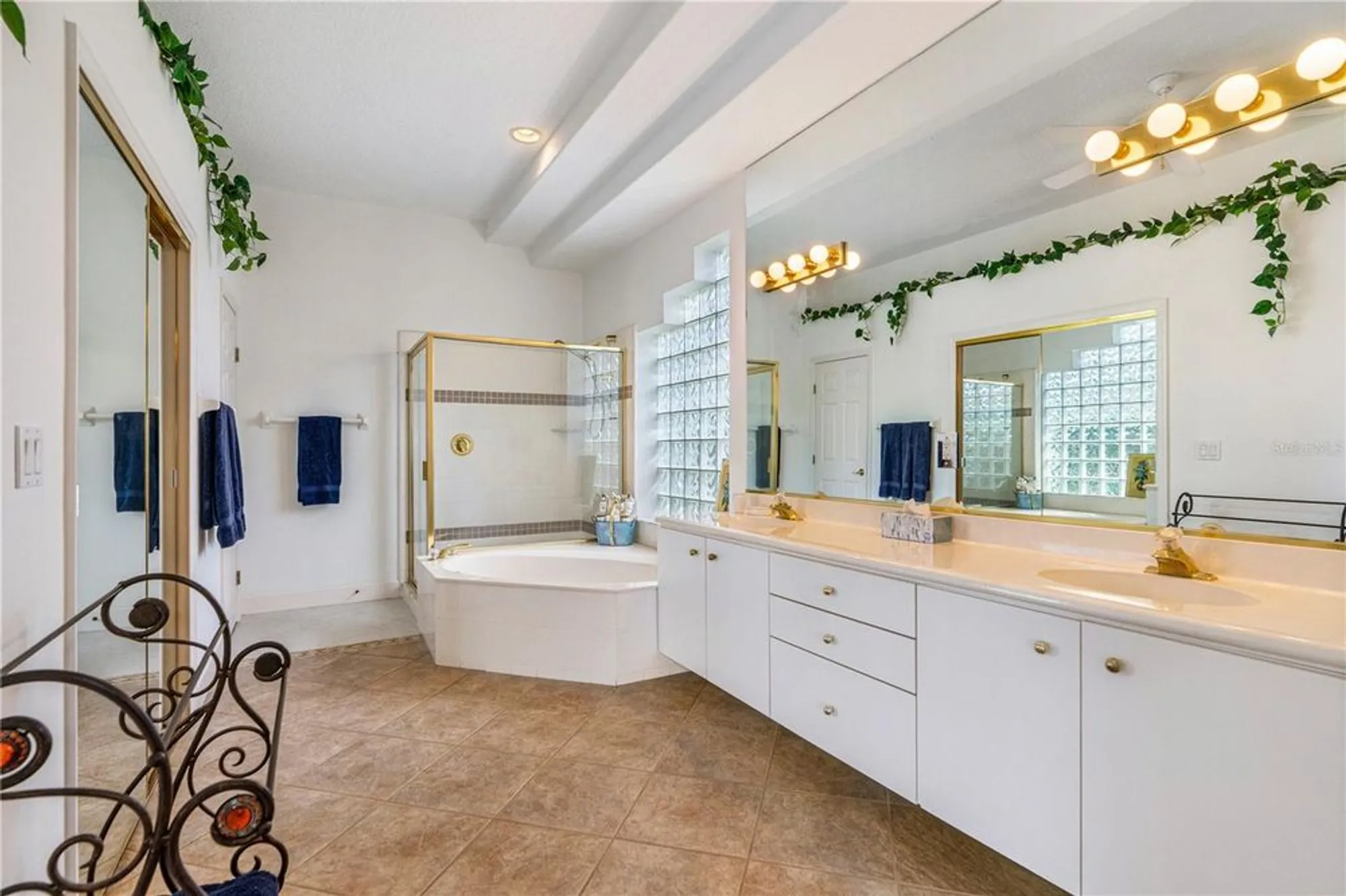 Property Slideshow image 38 of 61 | 4 lakewood dr, Ormond Beach, FL, 32174