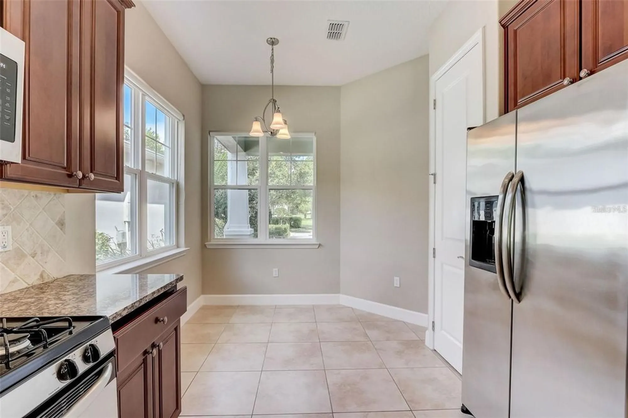 Property Slideshow image 6 of 22 | 430 cypress hills way, Deland, FL, 32724