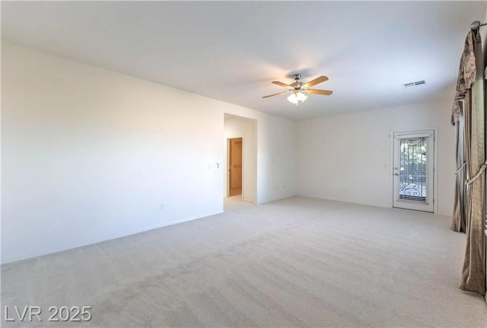 Property Slideshow image 26 of 52 | 2175 waterton rivers dr, Henderson, NV, 89044